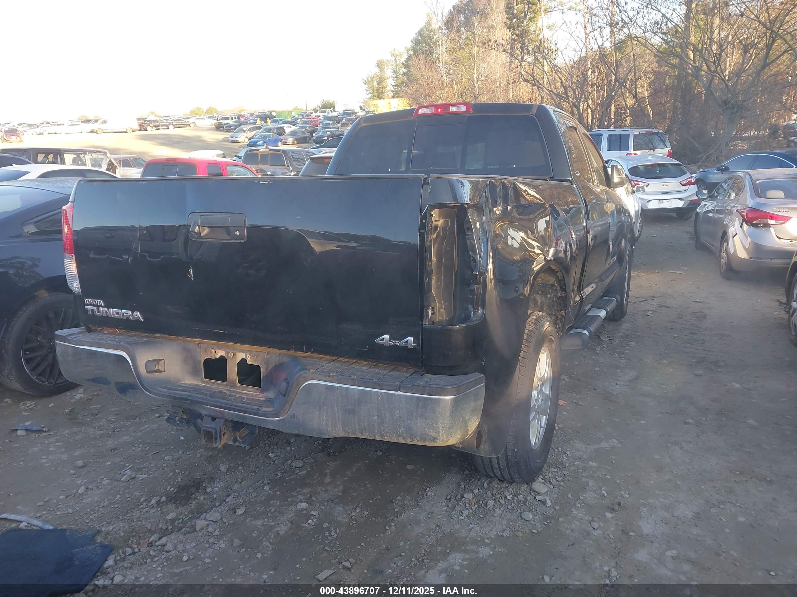 TOYOTA TUNDRA image 4