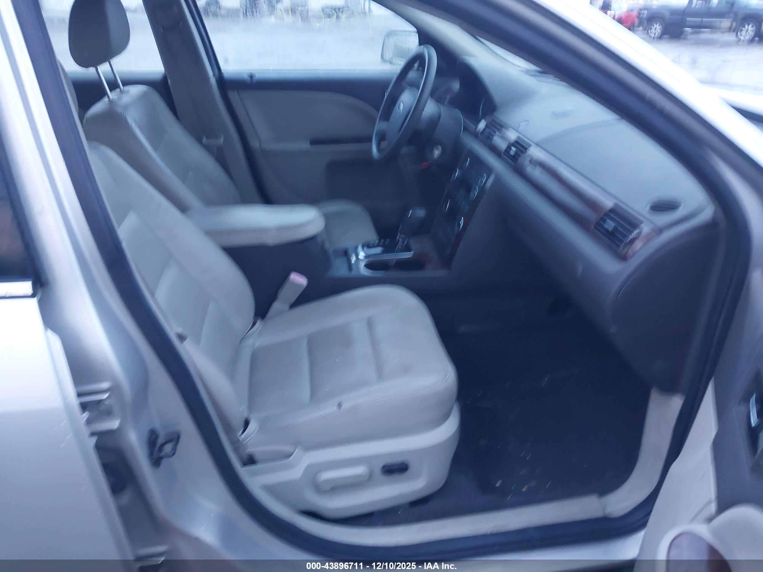 FORD TAURUS image 5