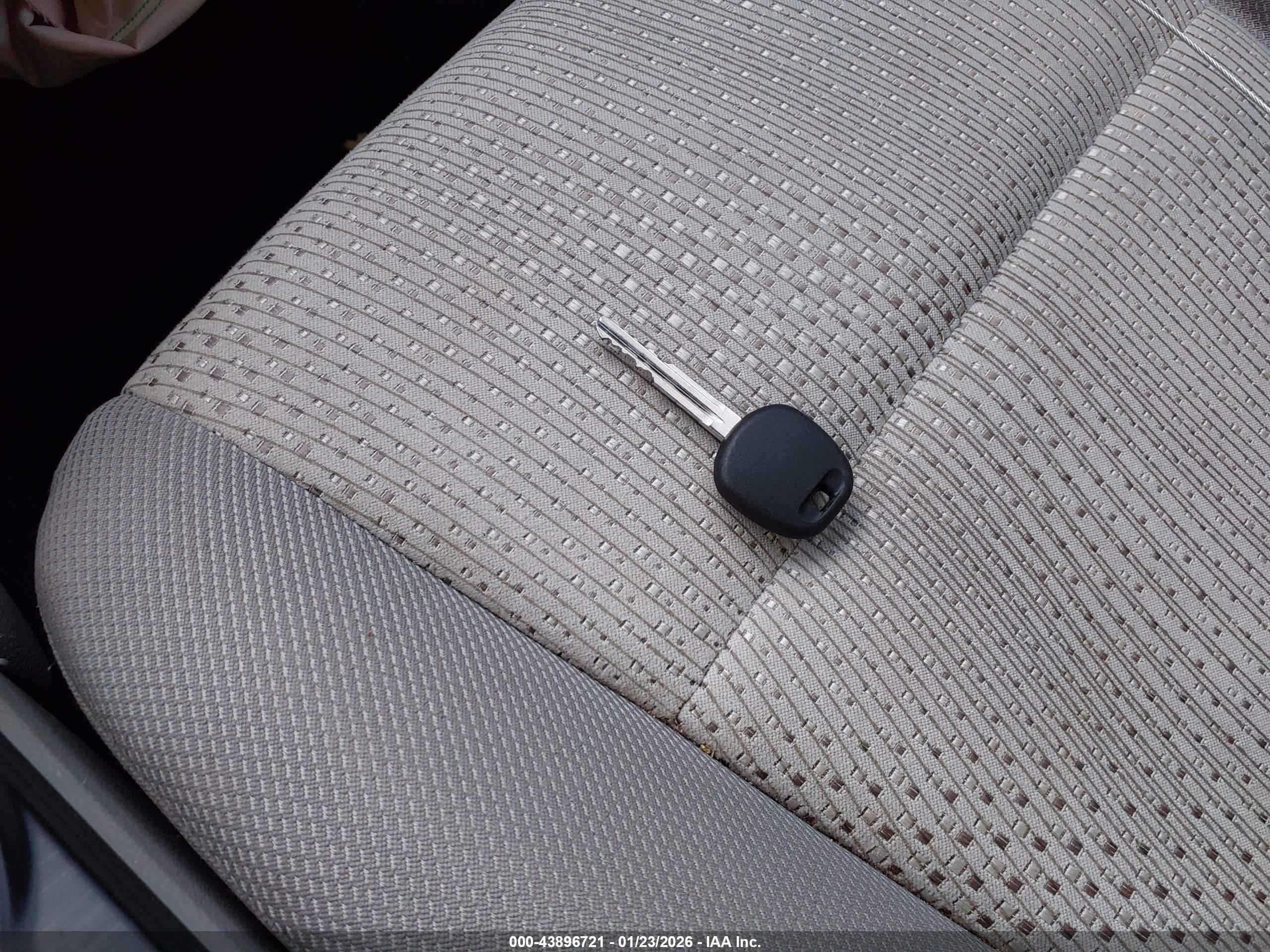 TOYOTA CAMRY image 11