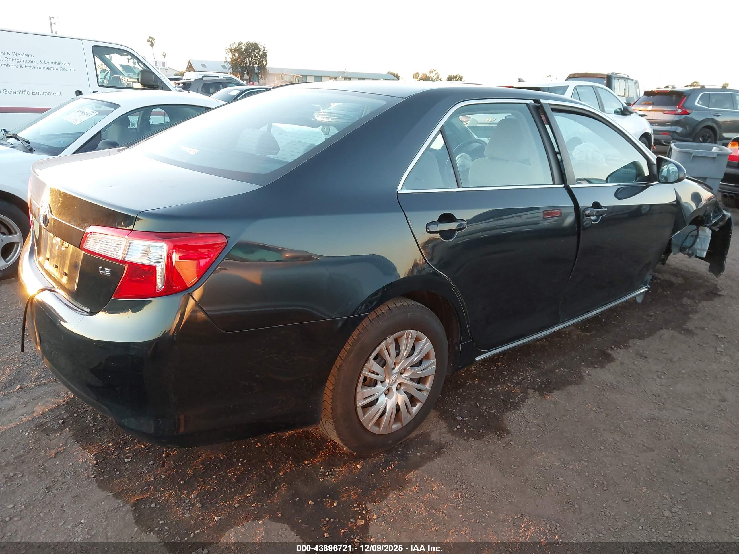 TOYOTA CAMRY image 4