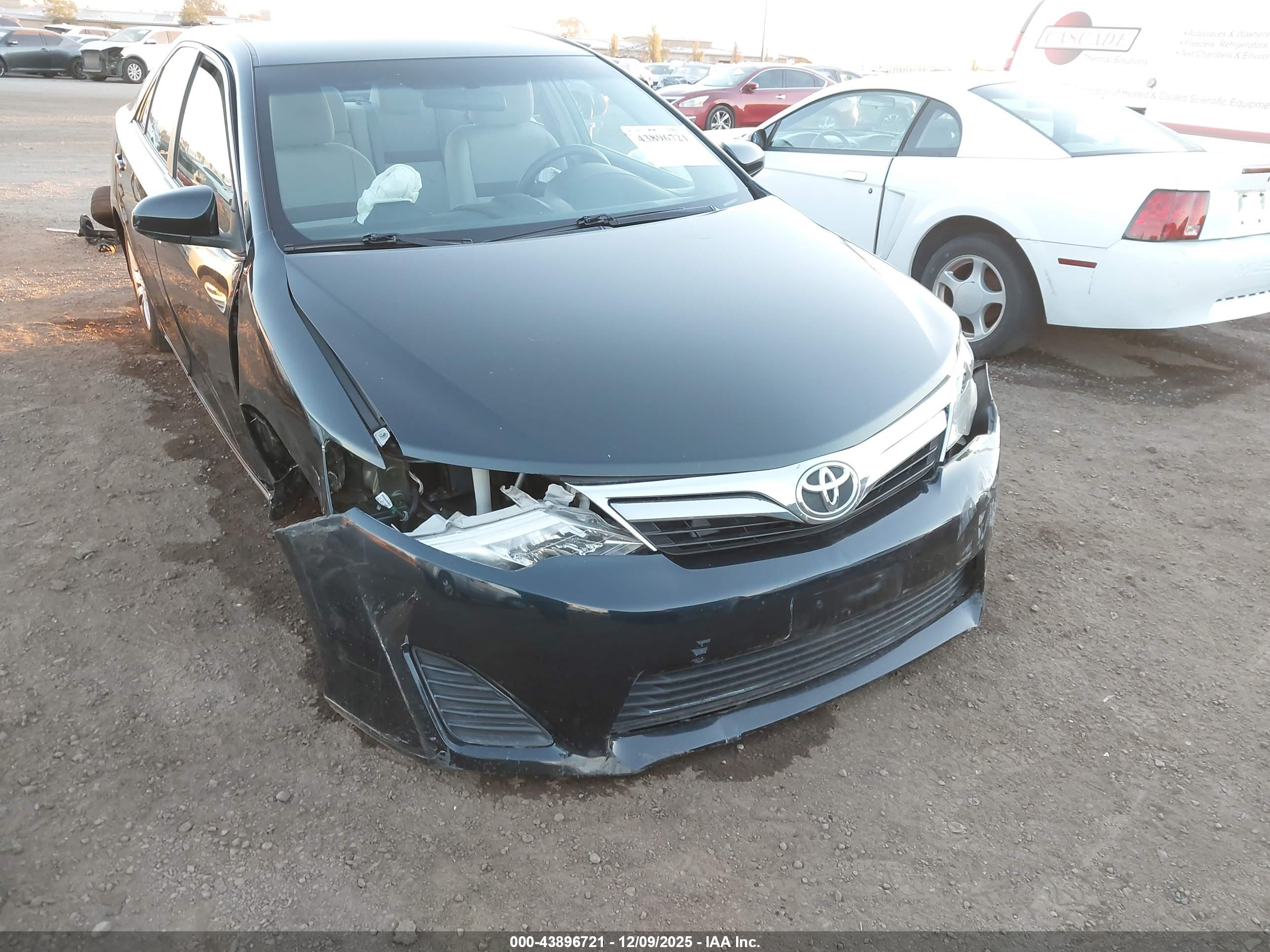 TOYOTA CAMRY image 6