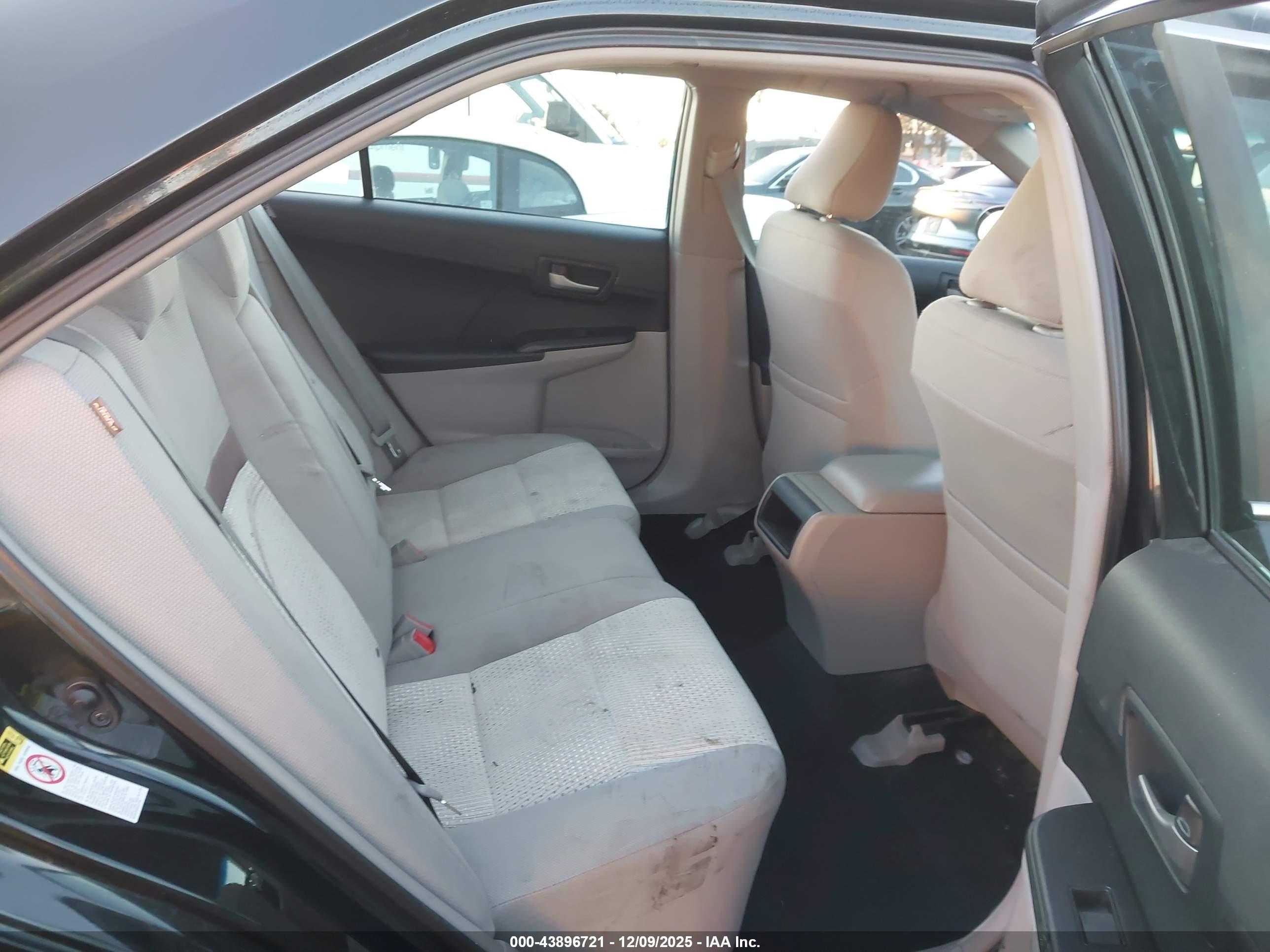 TOYOTA CAMRY image 8