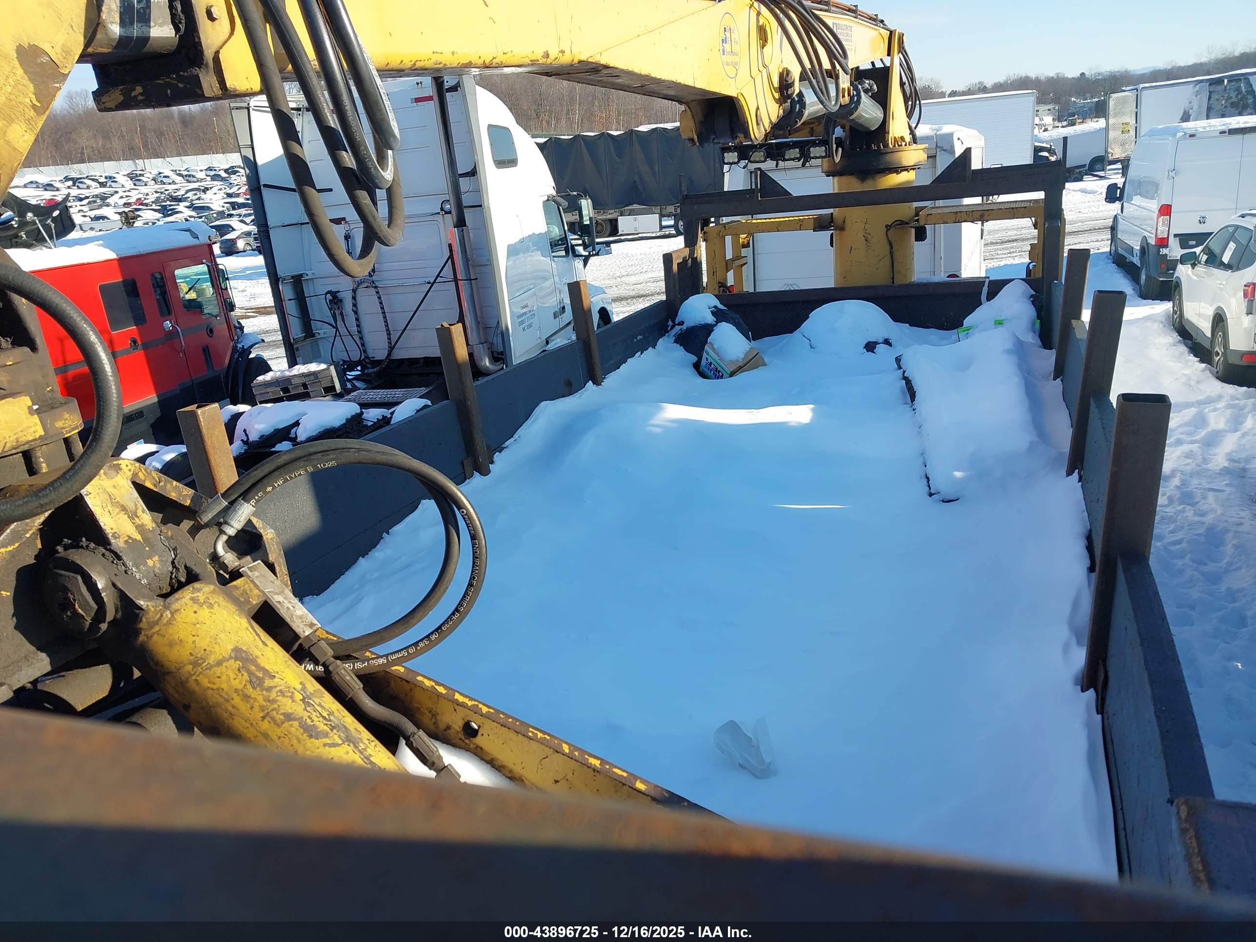 PETERBILT 367 image 8