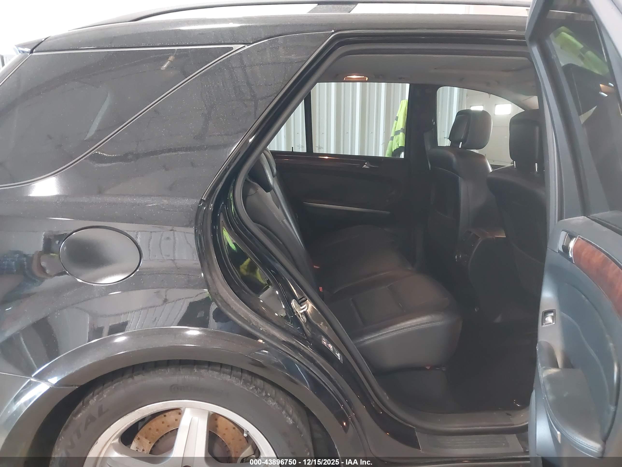 MERCEDES-BENZ ML image 8