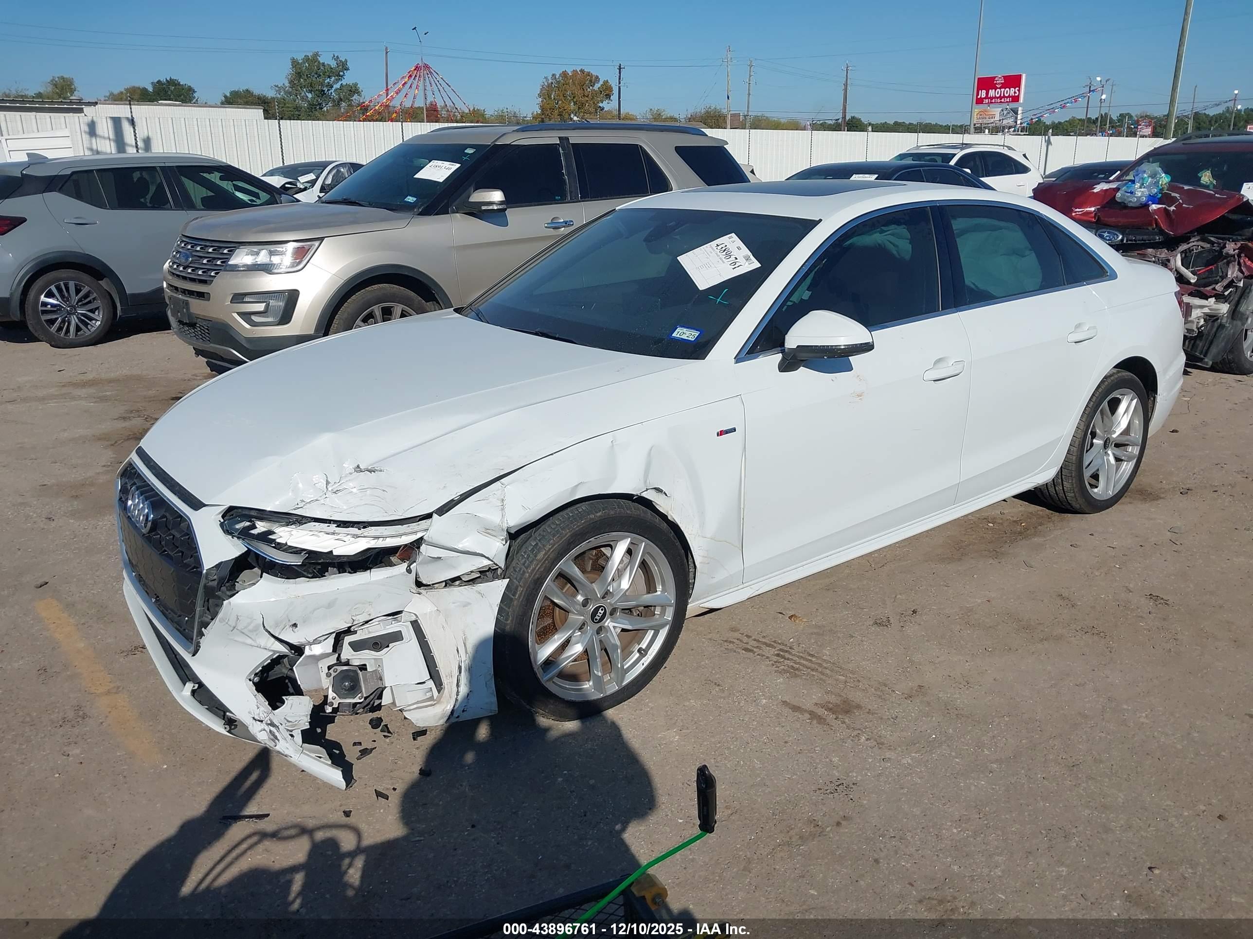 AUDI A4 image 2
