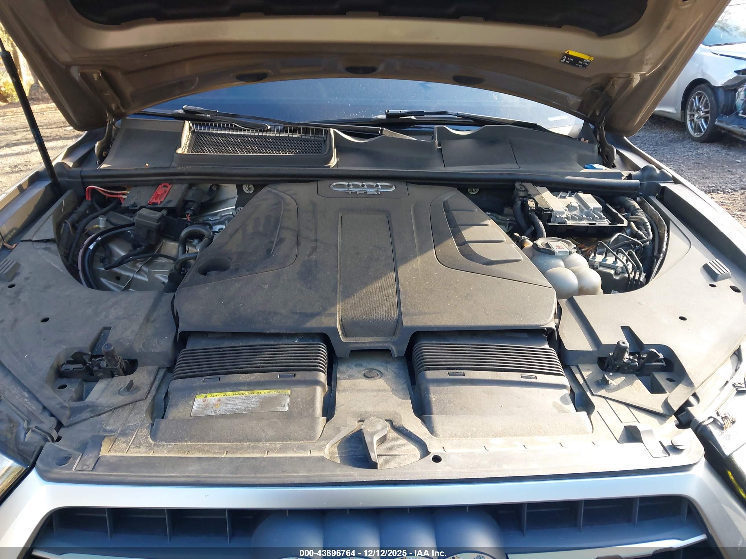 AUDI Q7 image 10