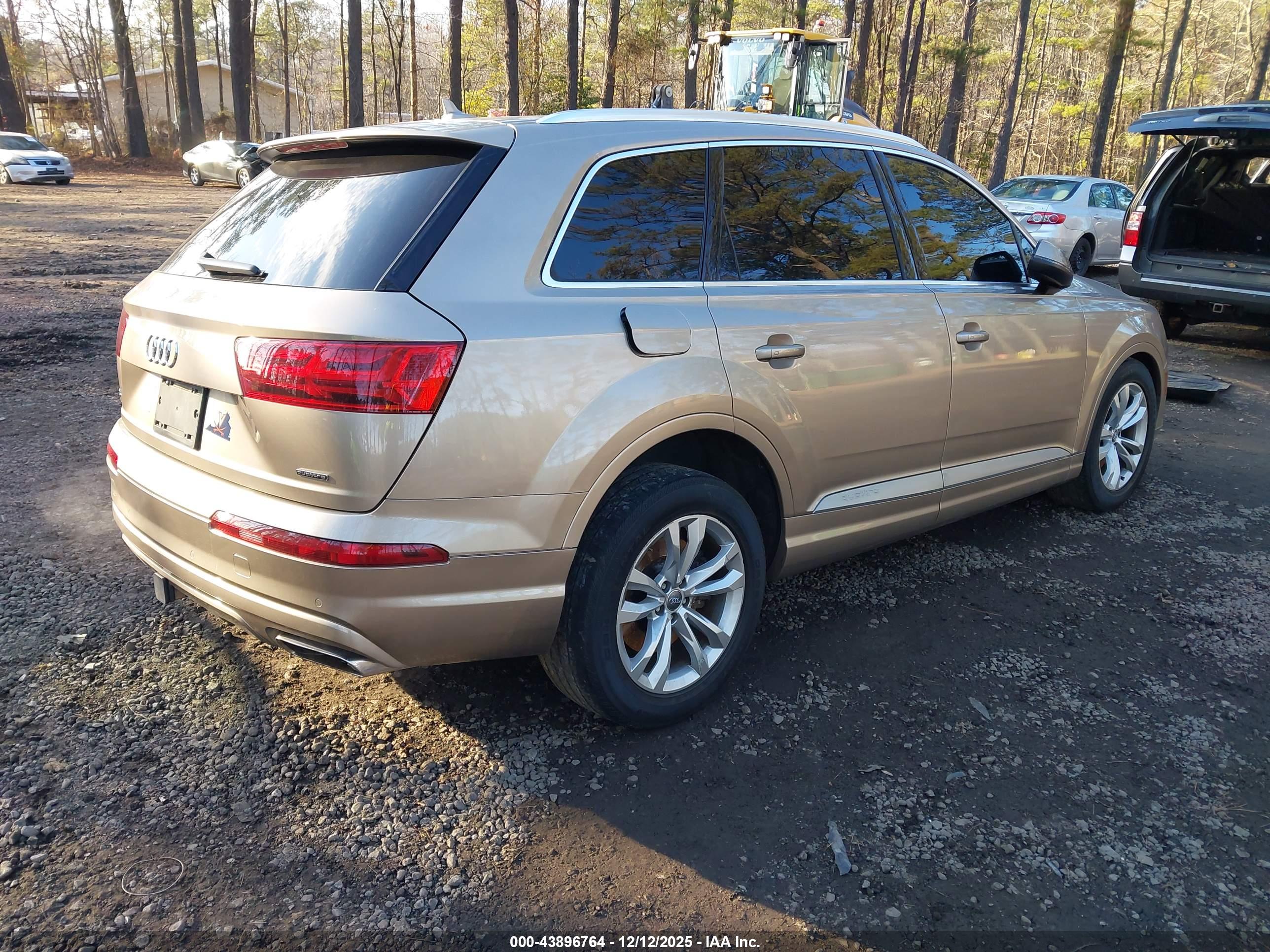 AUDI Q7 image 4