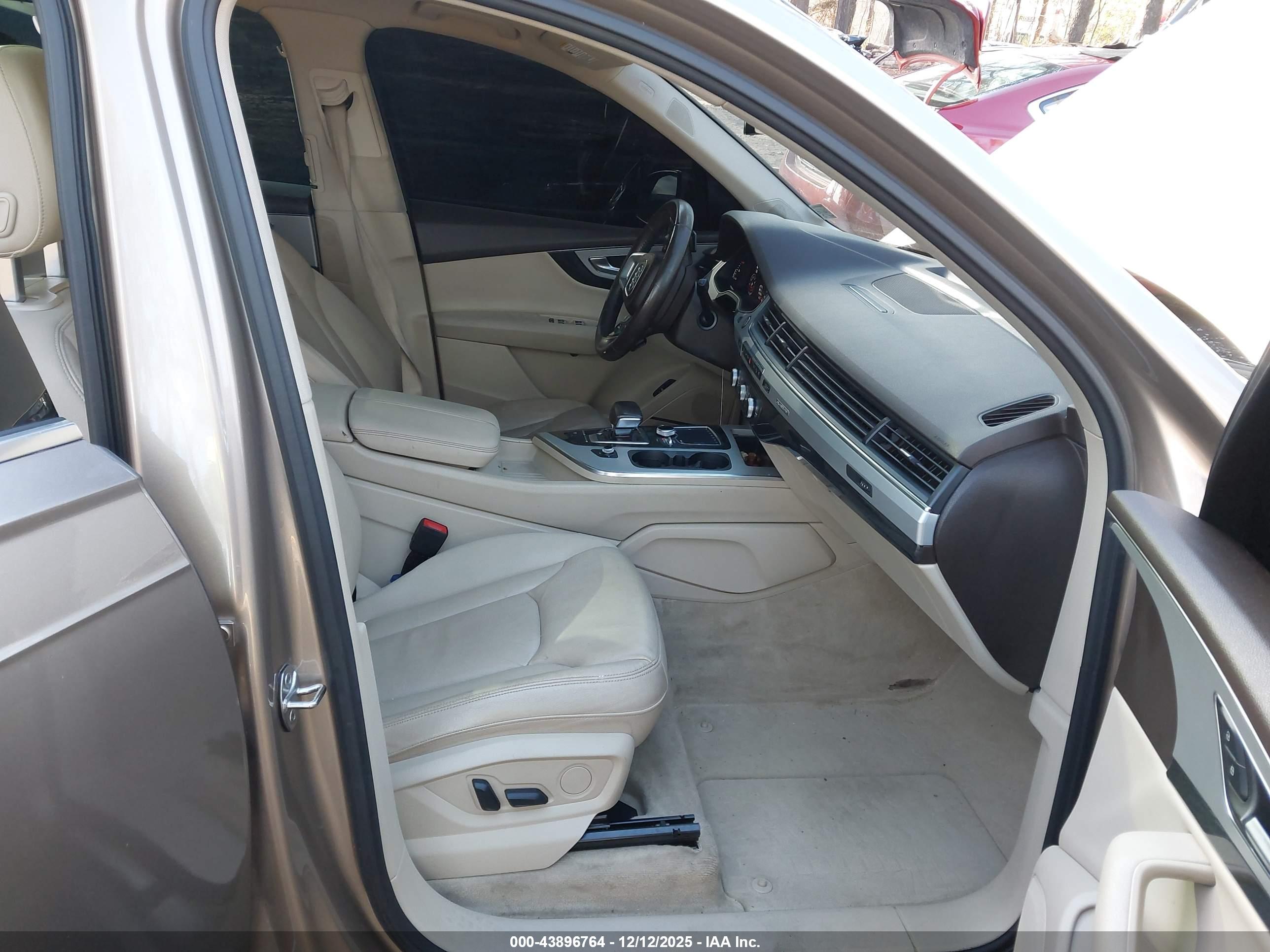 AUDI Q7 image 5