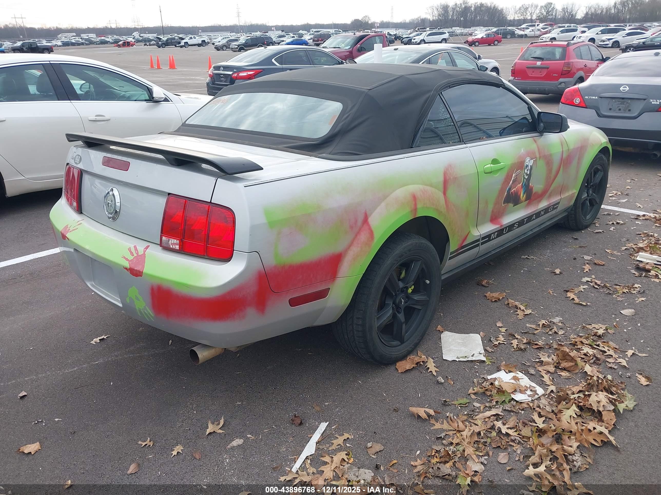 FORD MUSTANG image 4