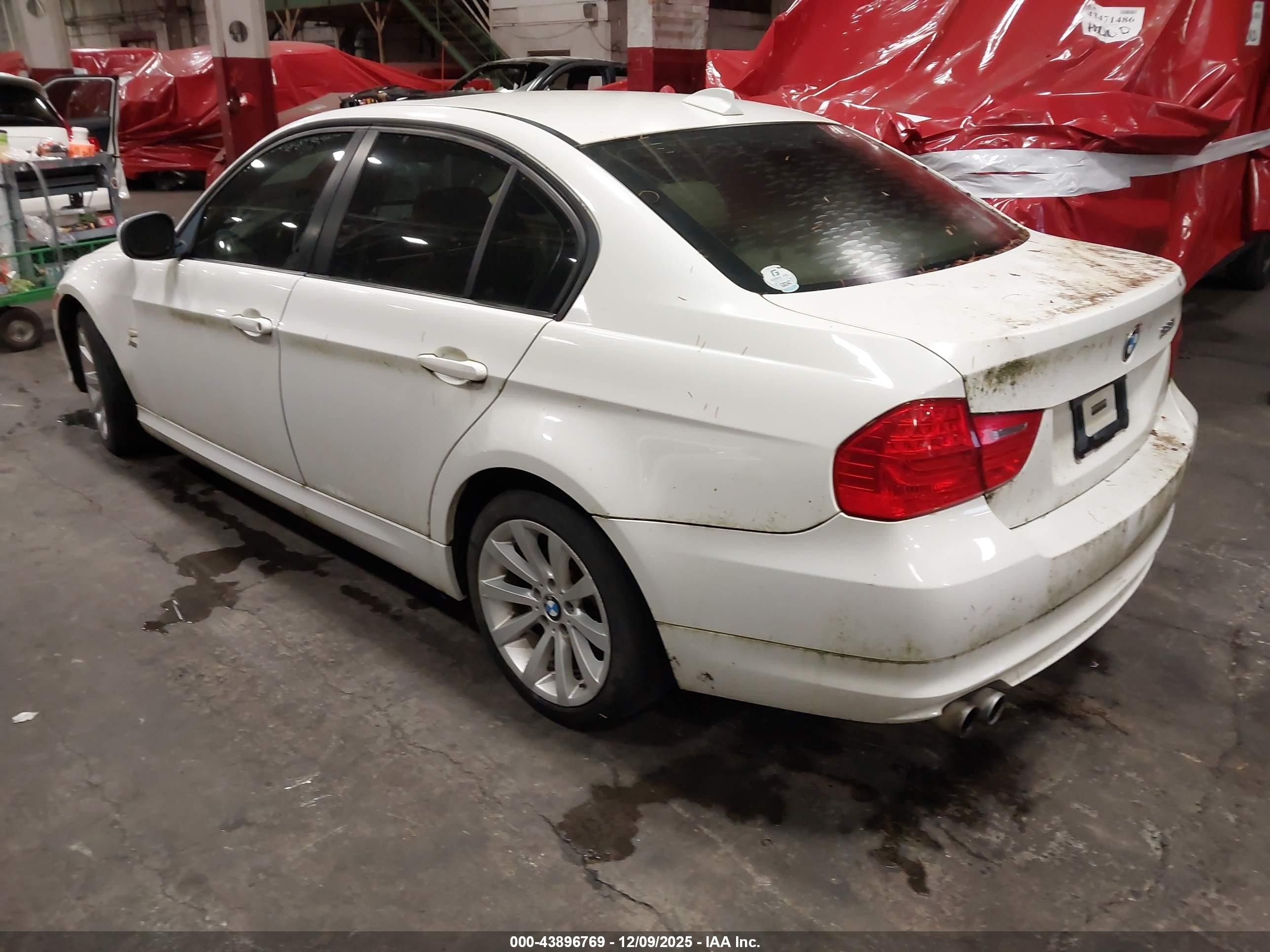 BMW 328I image 3