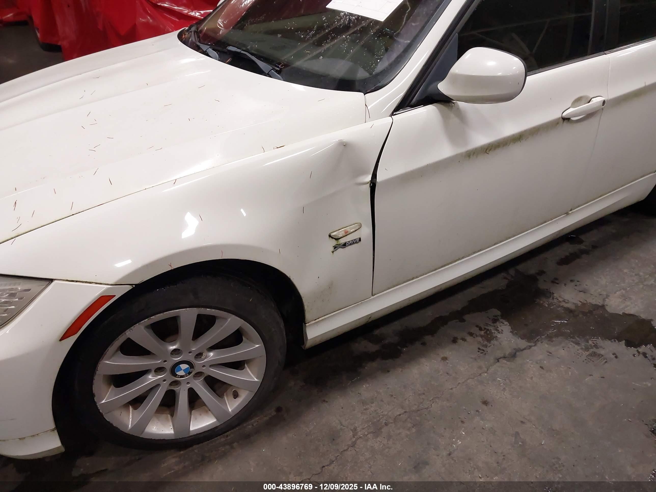 BMW 328I image 6