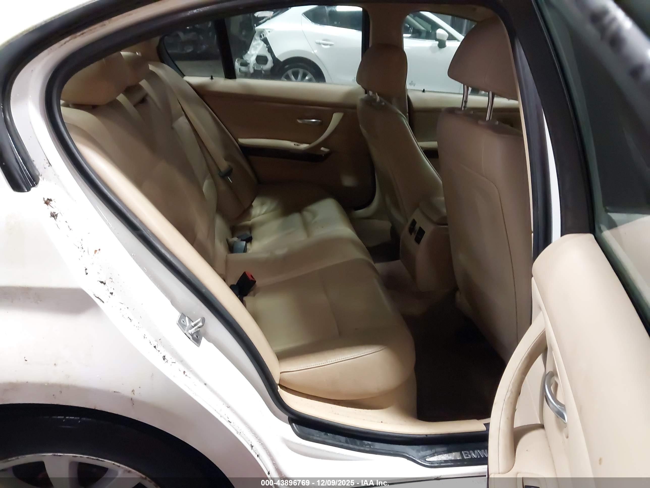 BMW 328I image 8