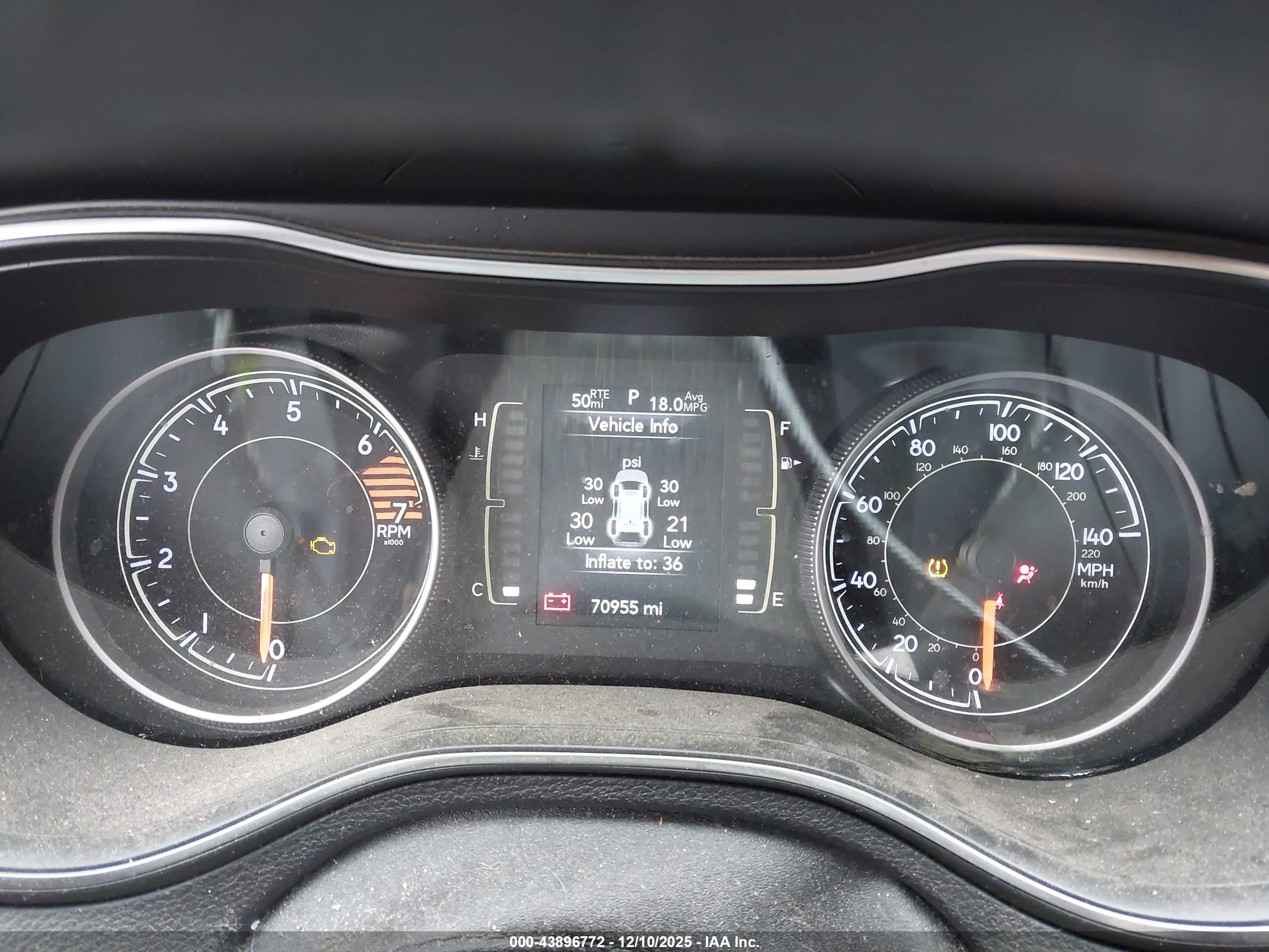 JEEP CHEROKEE image 7