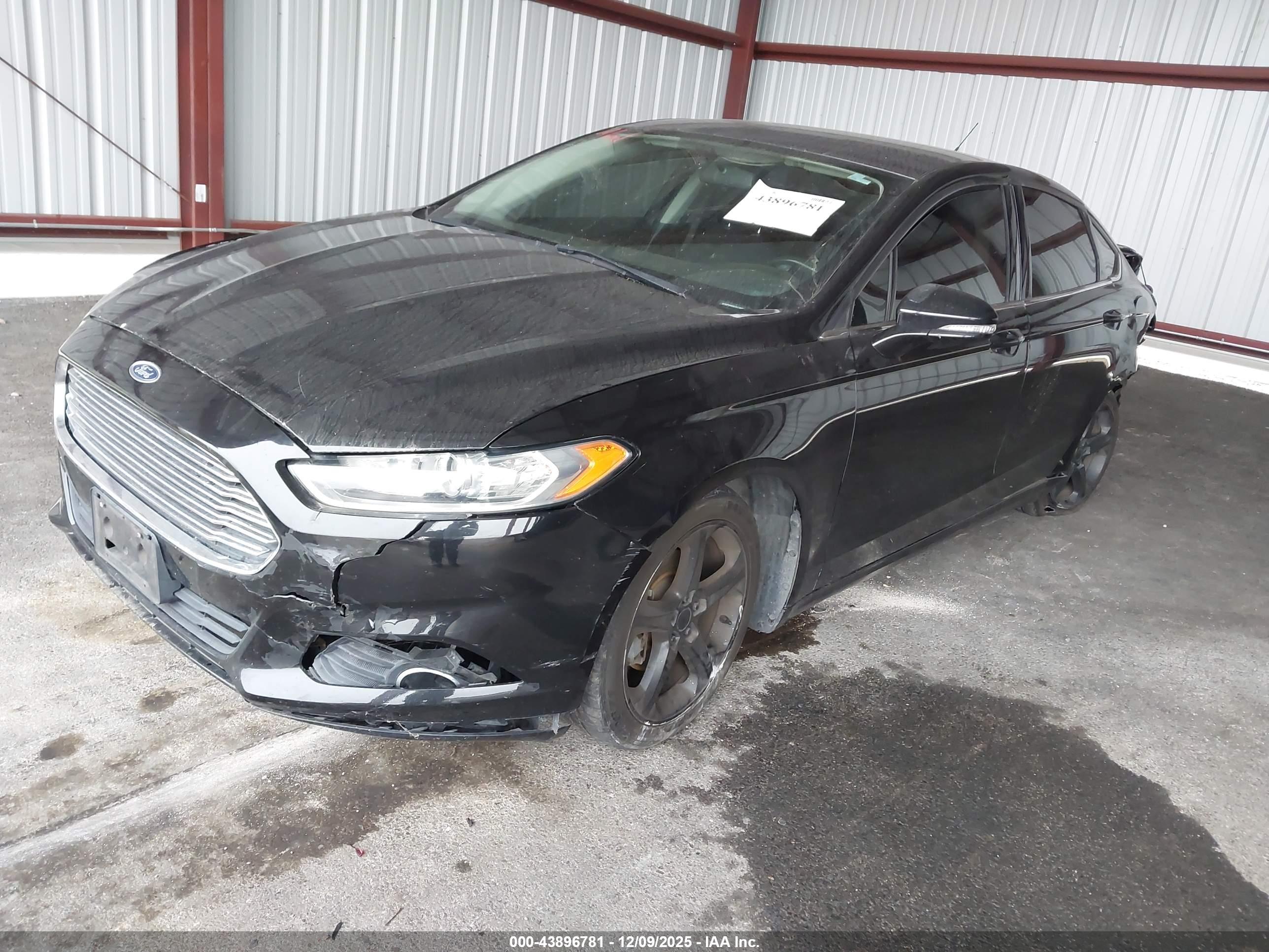 FORD FUSION image 2