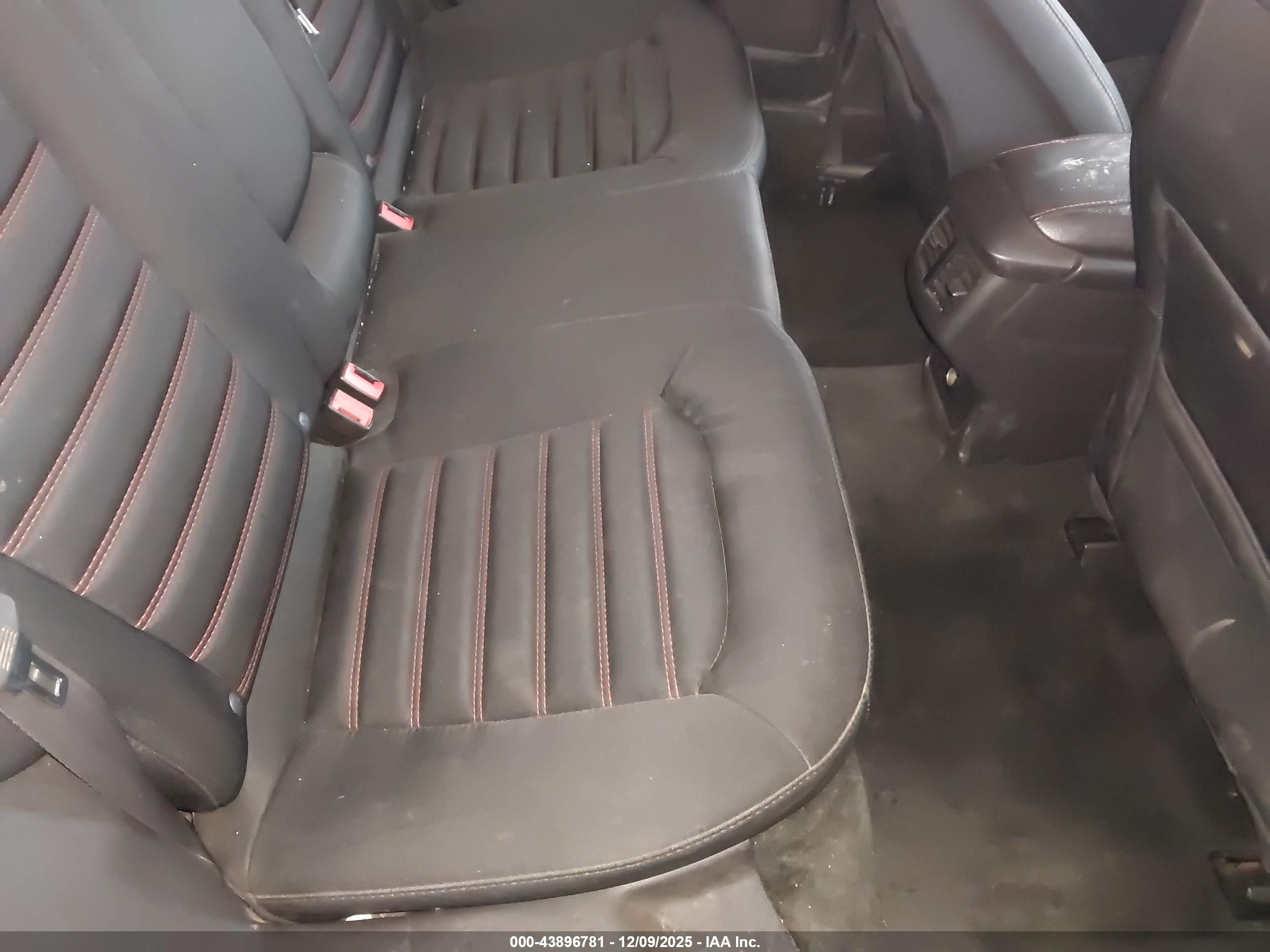 FORD FUSION image 8