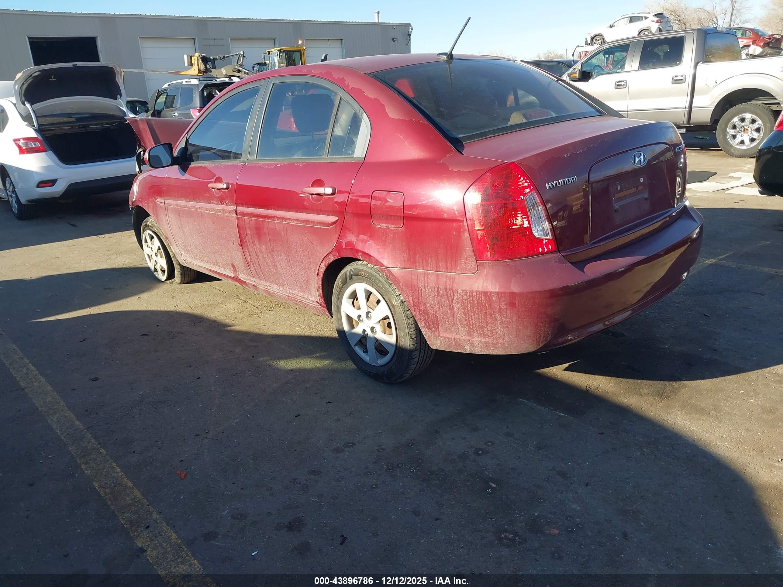 HYUNDAI ACCENT image 3