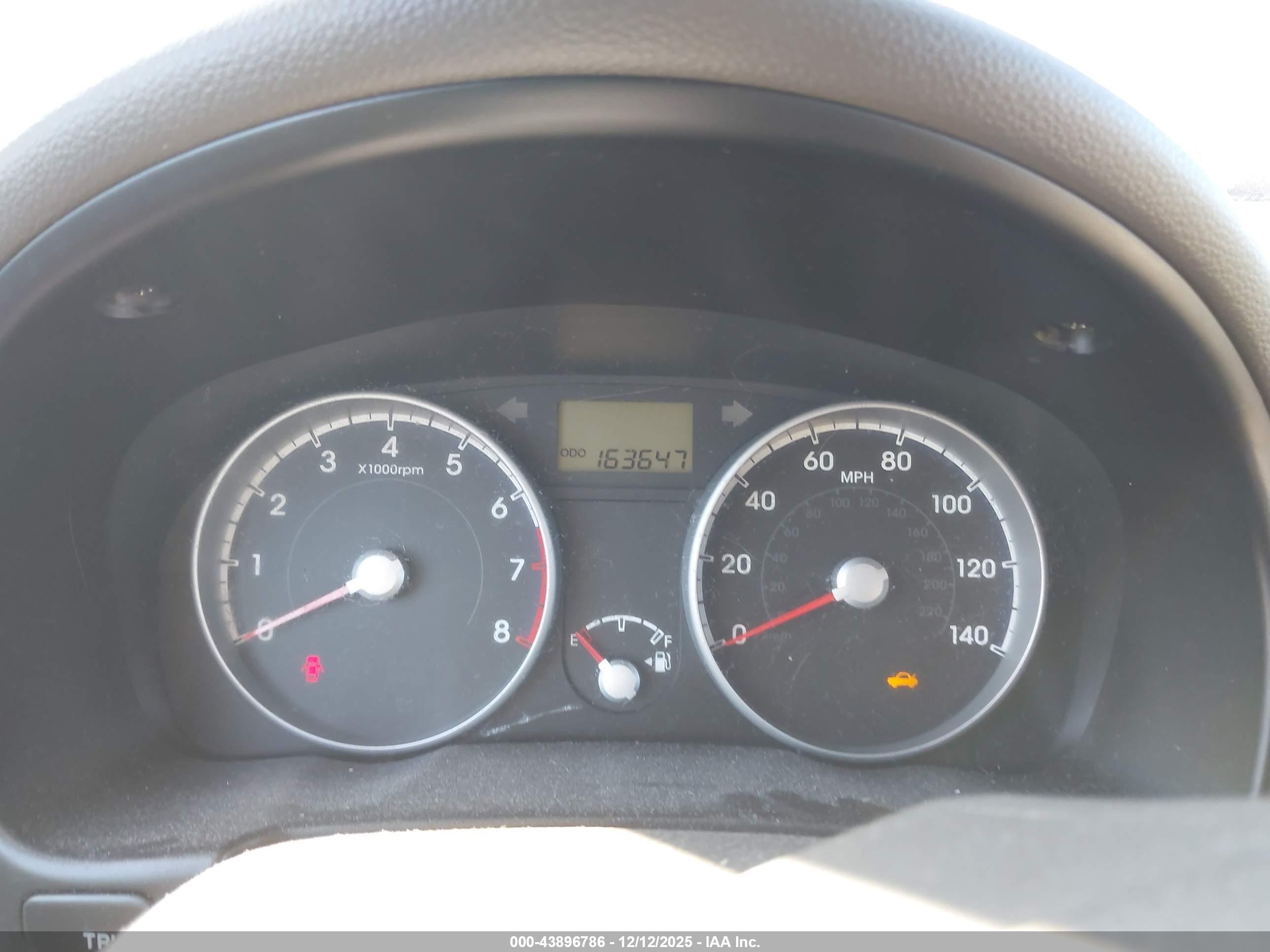 HYUNDAI ACCENT image 7