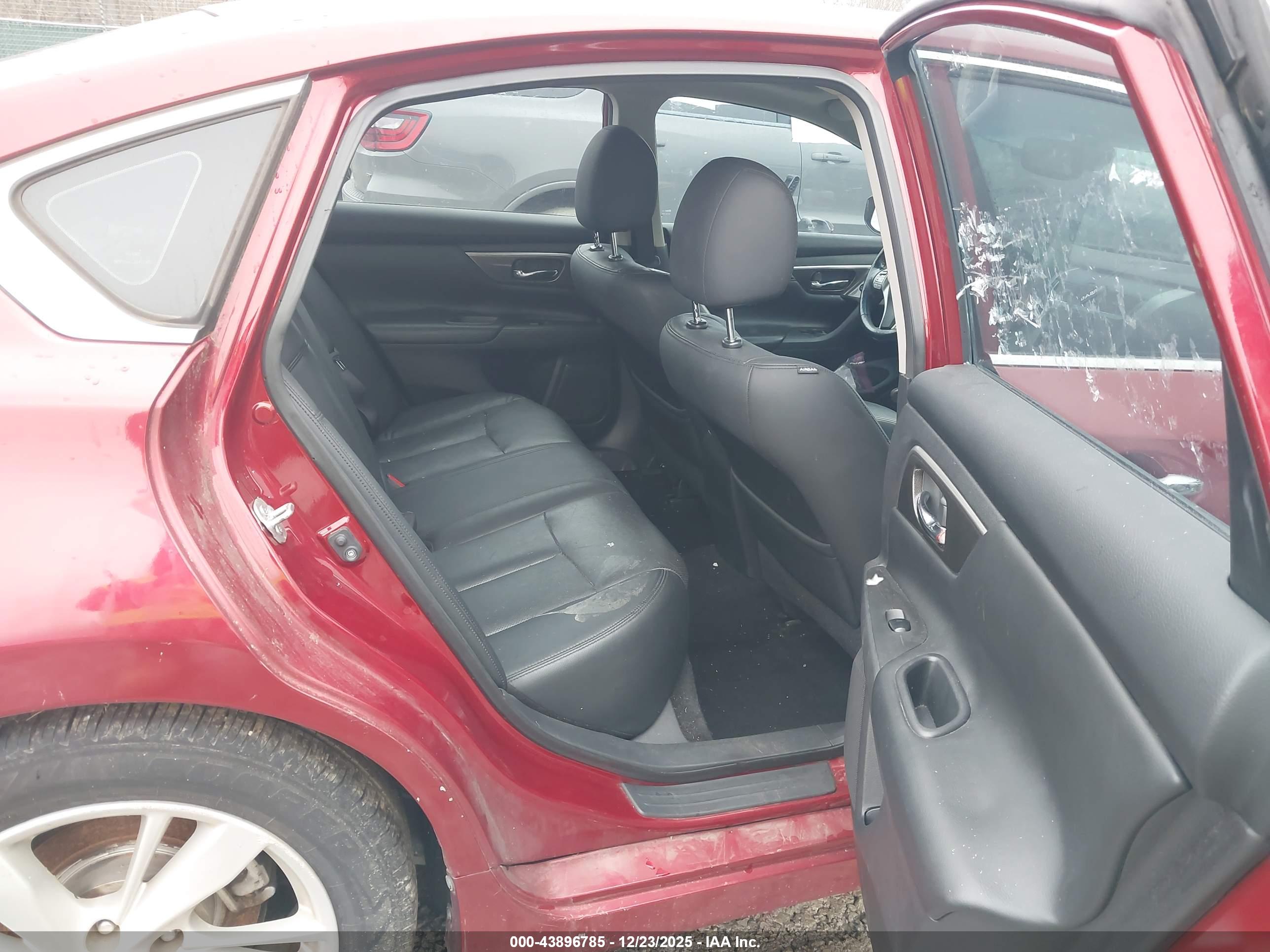 NISSAN ALTIMA image 8