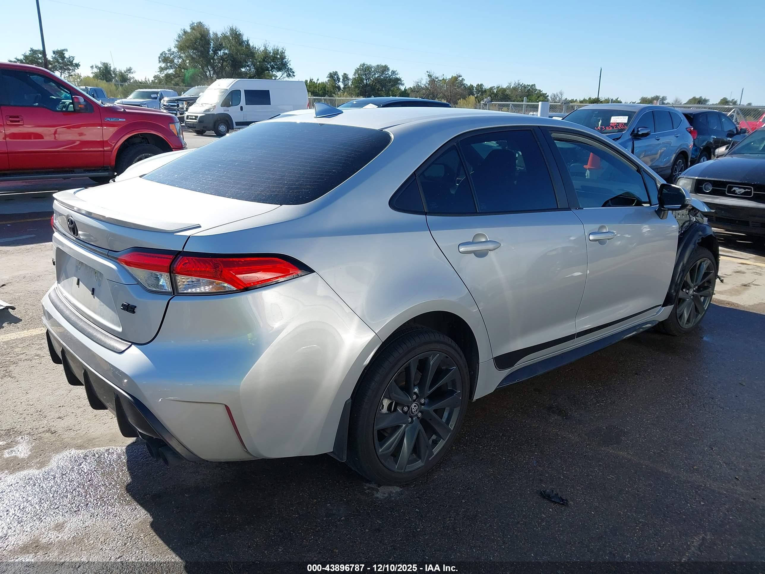 TOYOTA COROLLA image 4