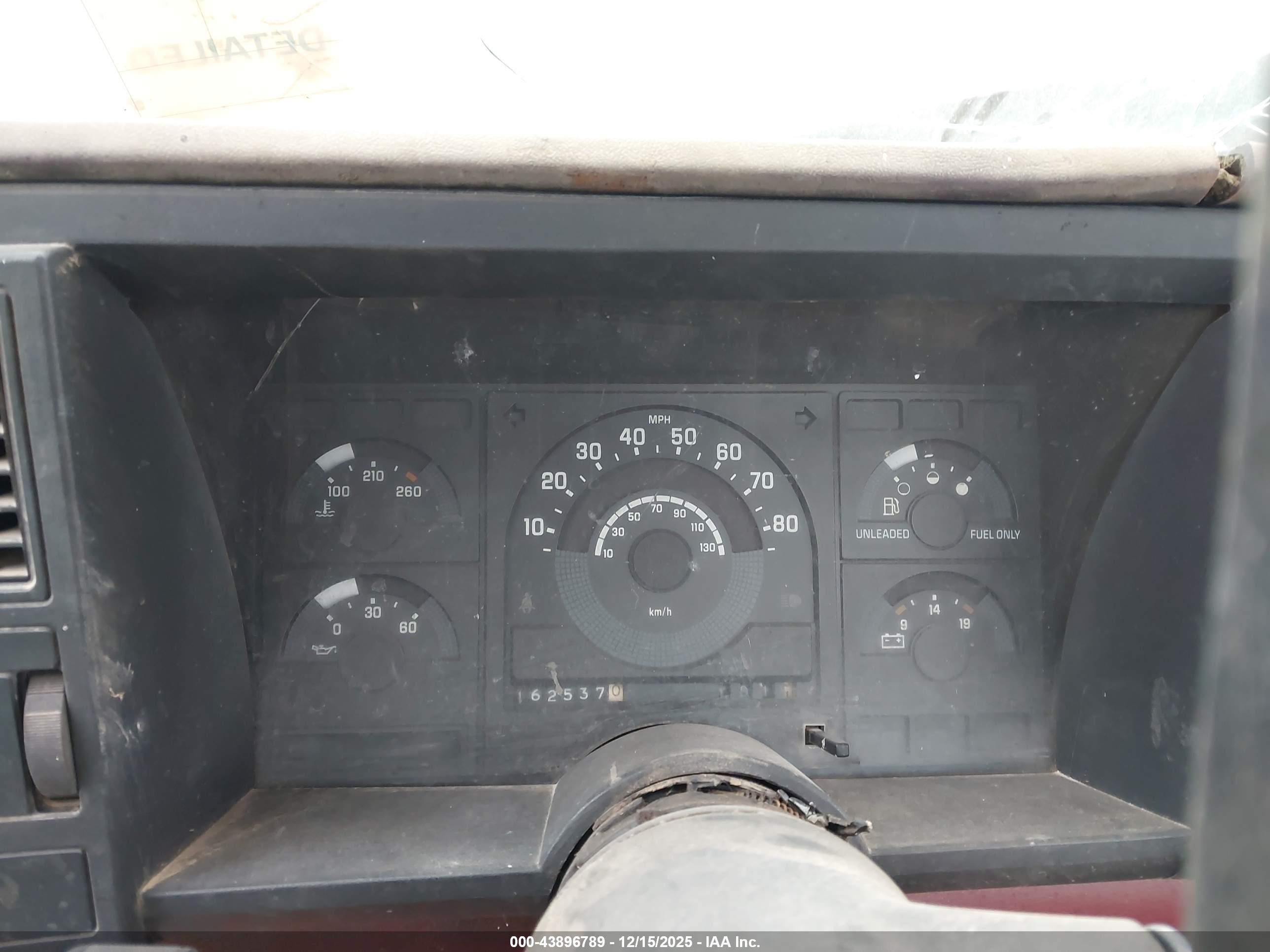 CHEVROLET GMT-400 image 7