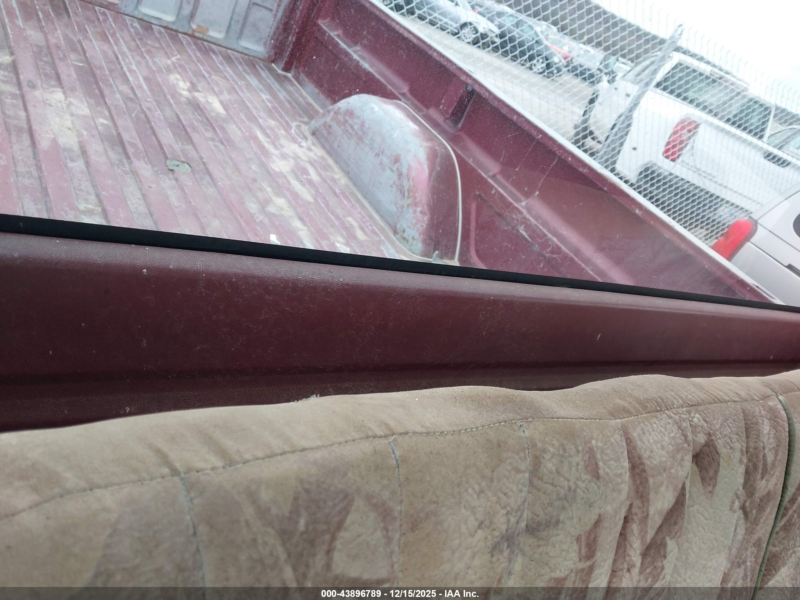 CHEVROLET GMT-400 image 8