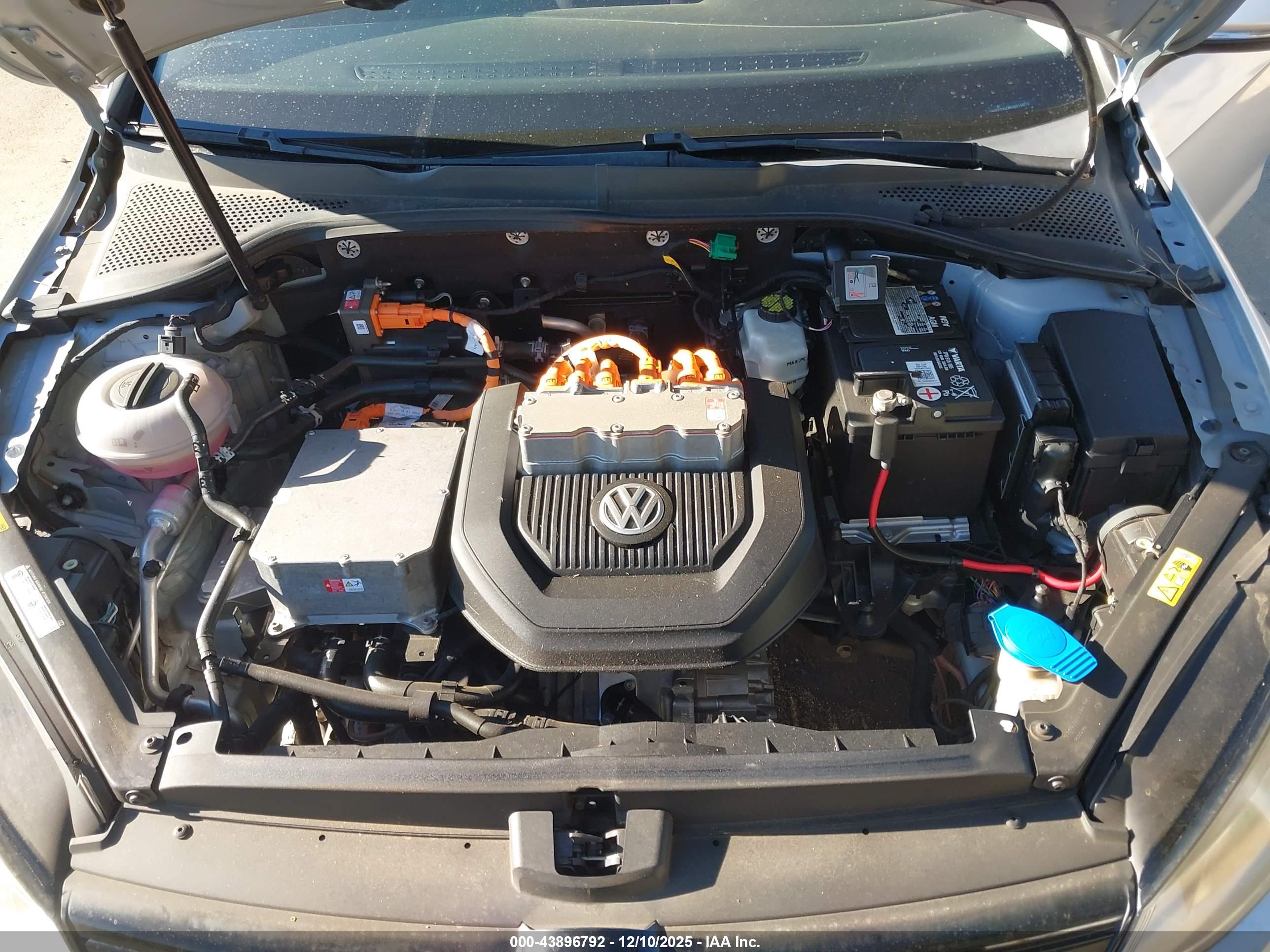 VOLKSWAGEN E-GOLF image 10