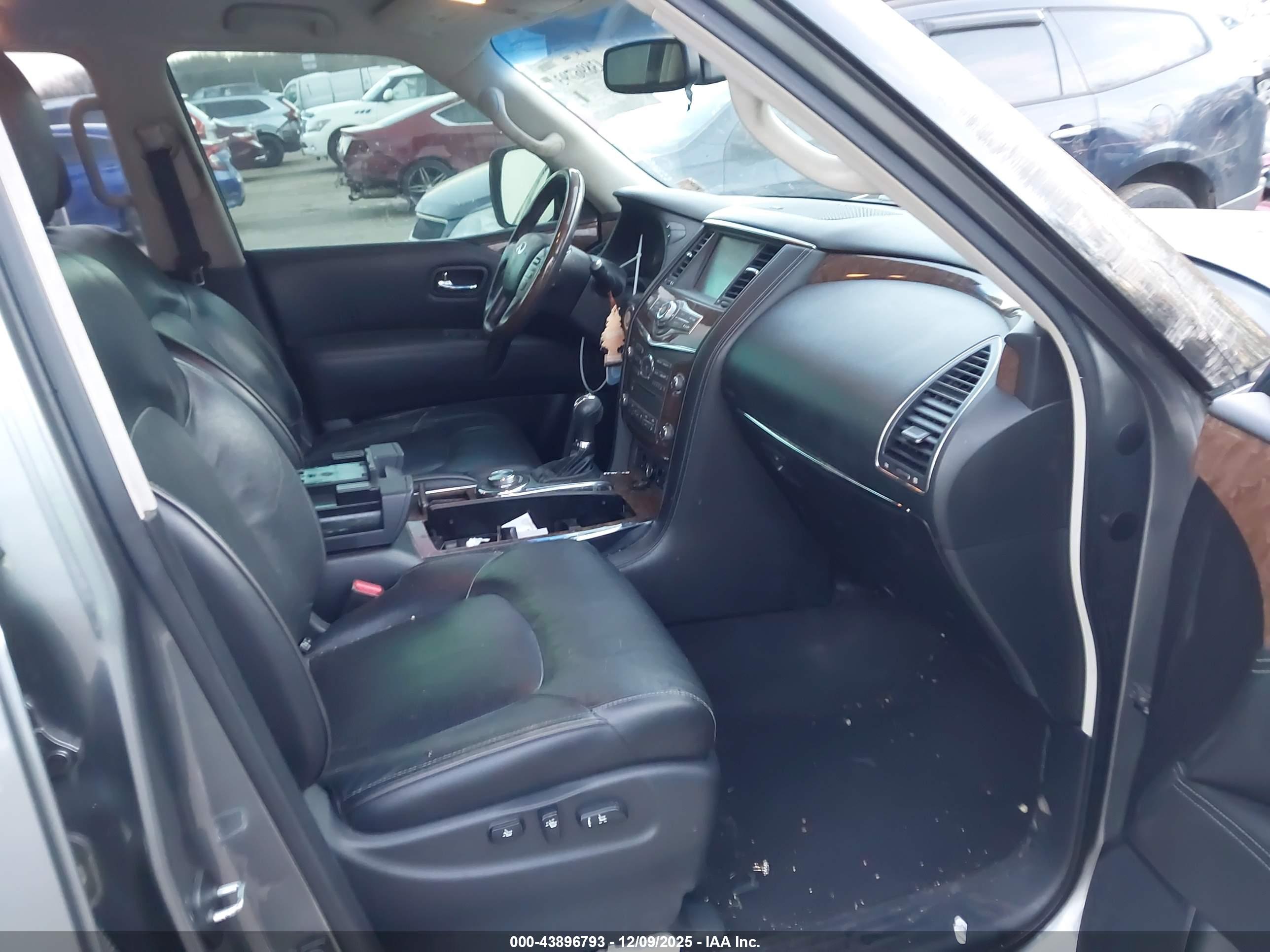 INFINITI QX80 image 5