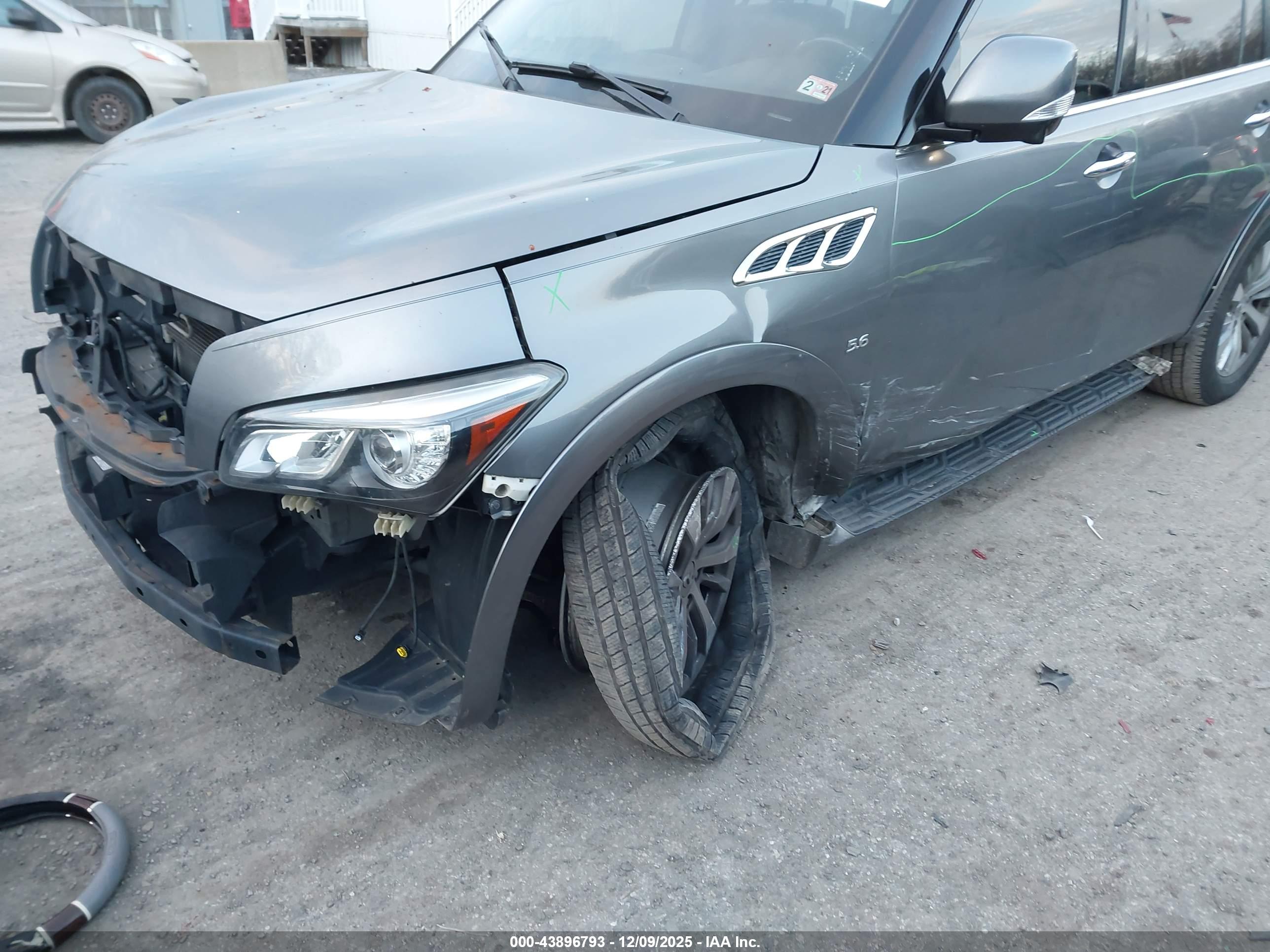 INFINITI QX80 image 6
