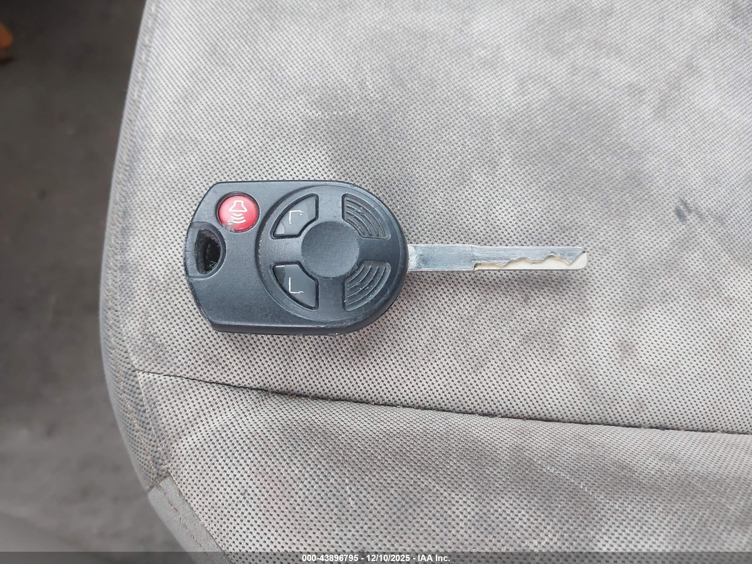 FORD ESCAPE image 11