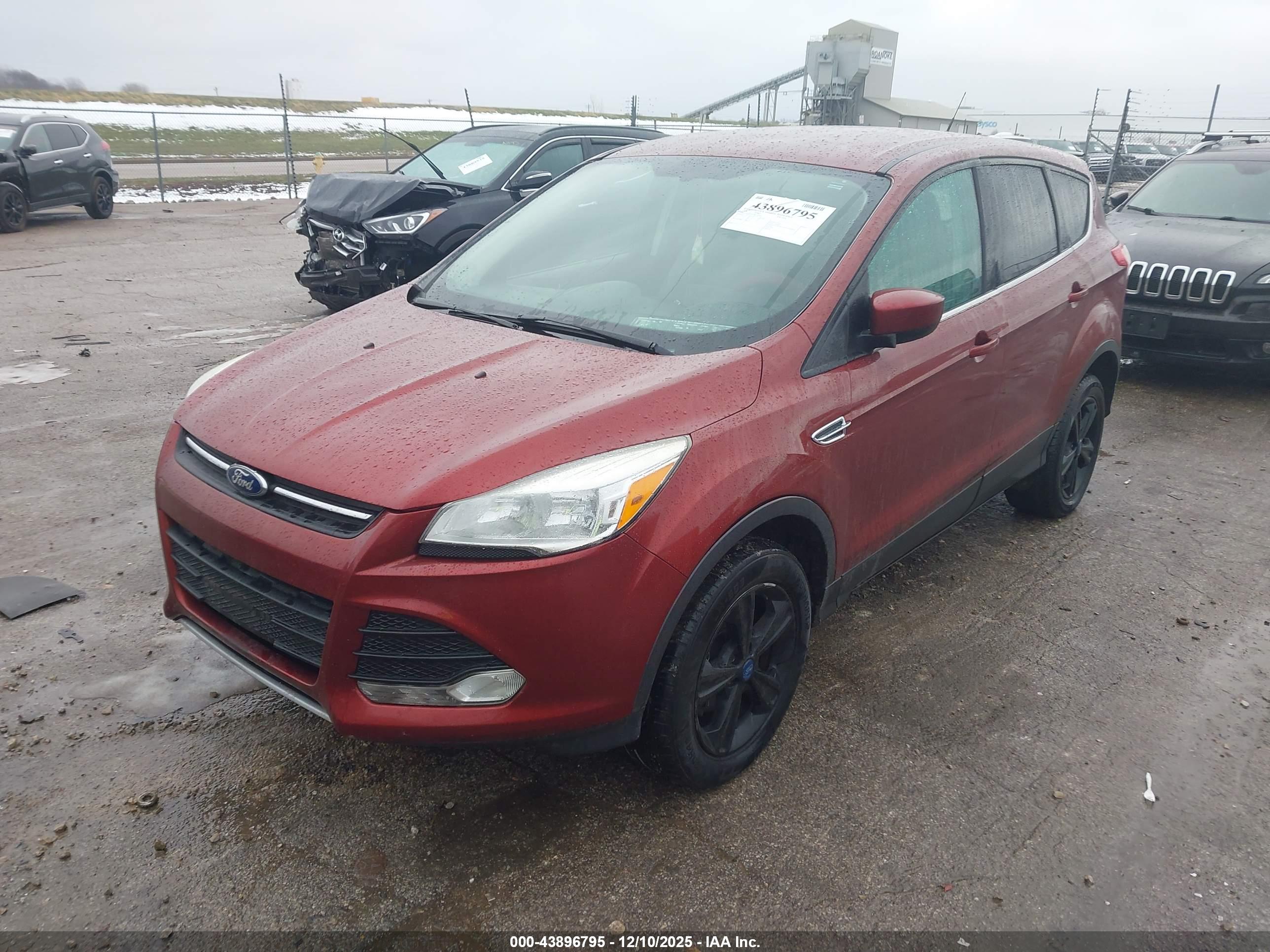 FORD ESCAPE image 2