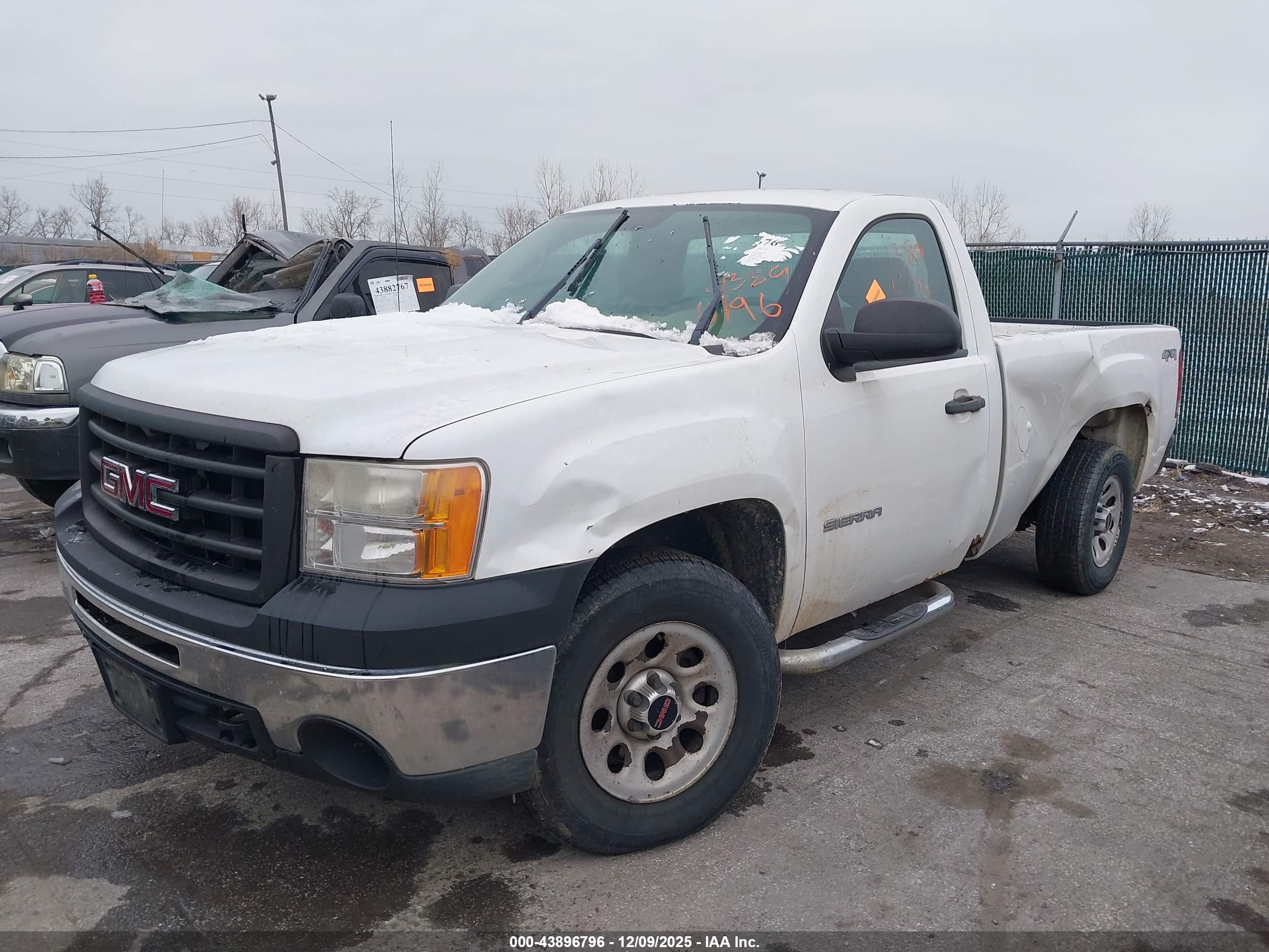 GMC SIERRA image 2