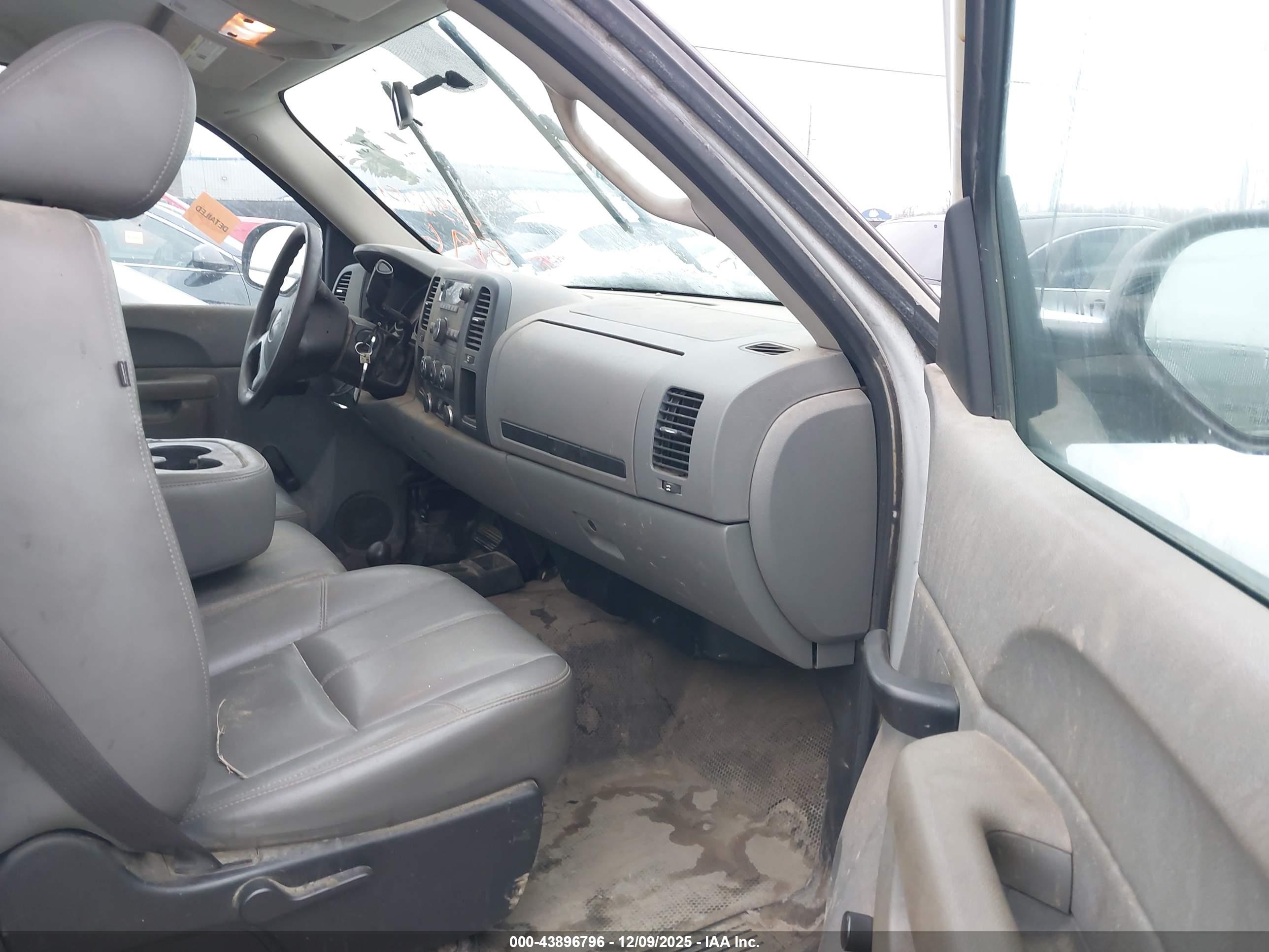 GMC SIERRA image 5