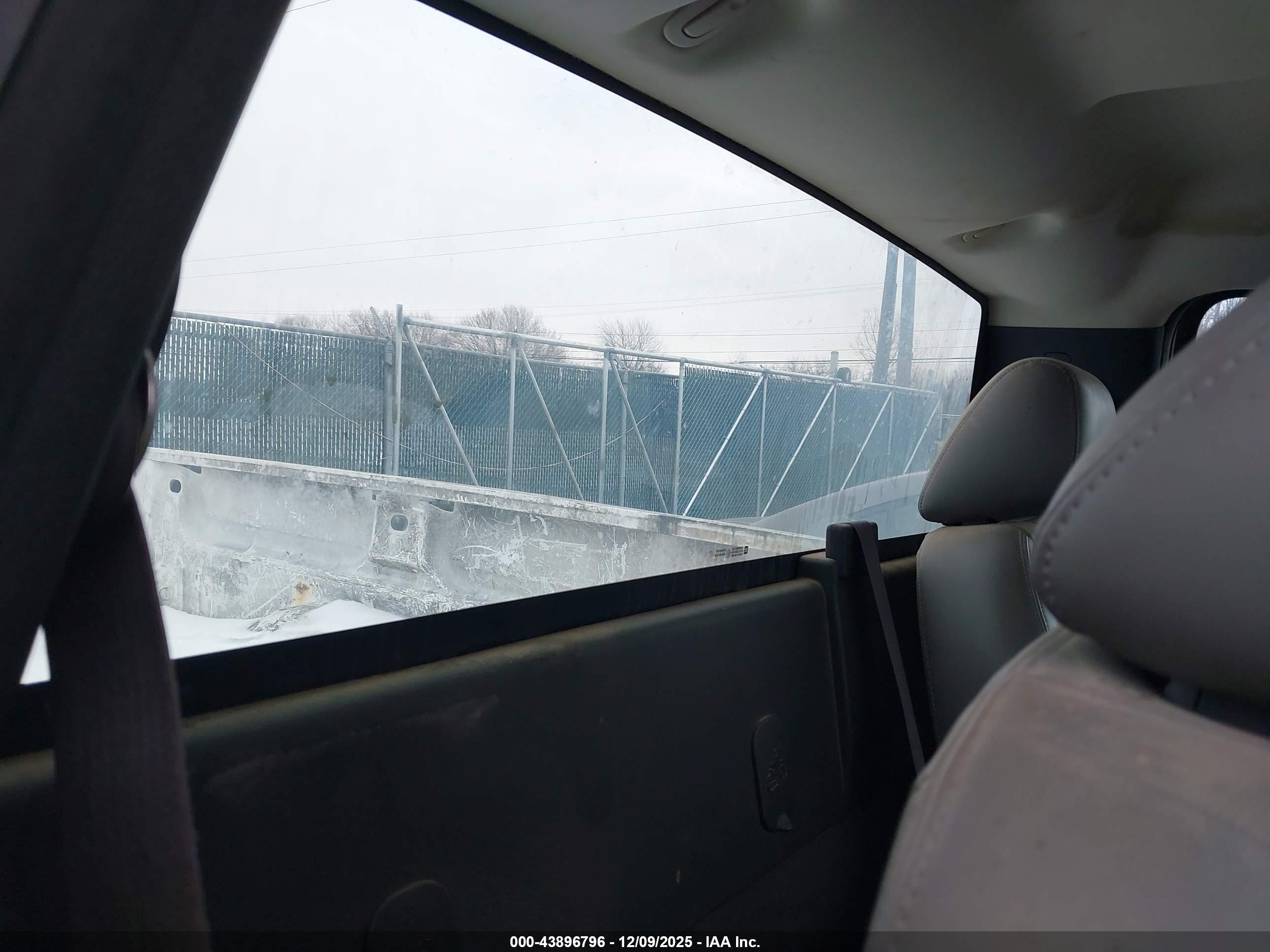 GMC SIERRA image 8