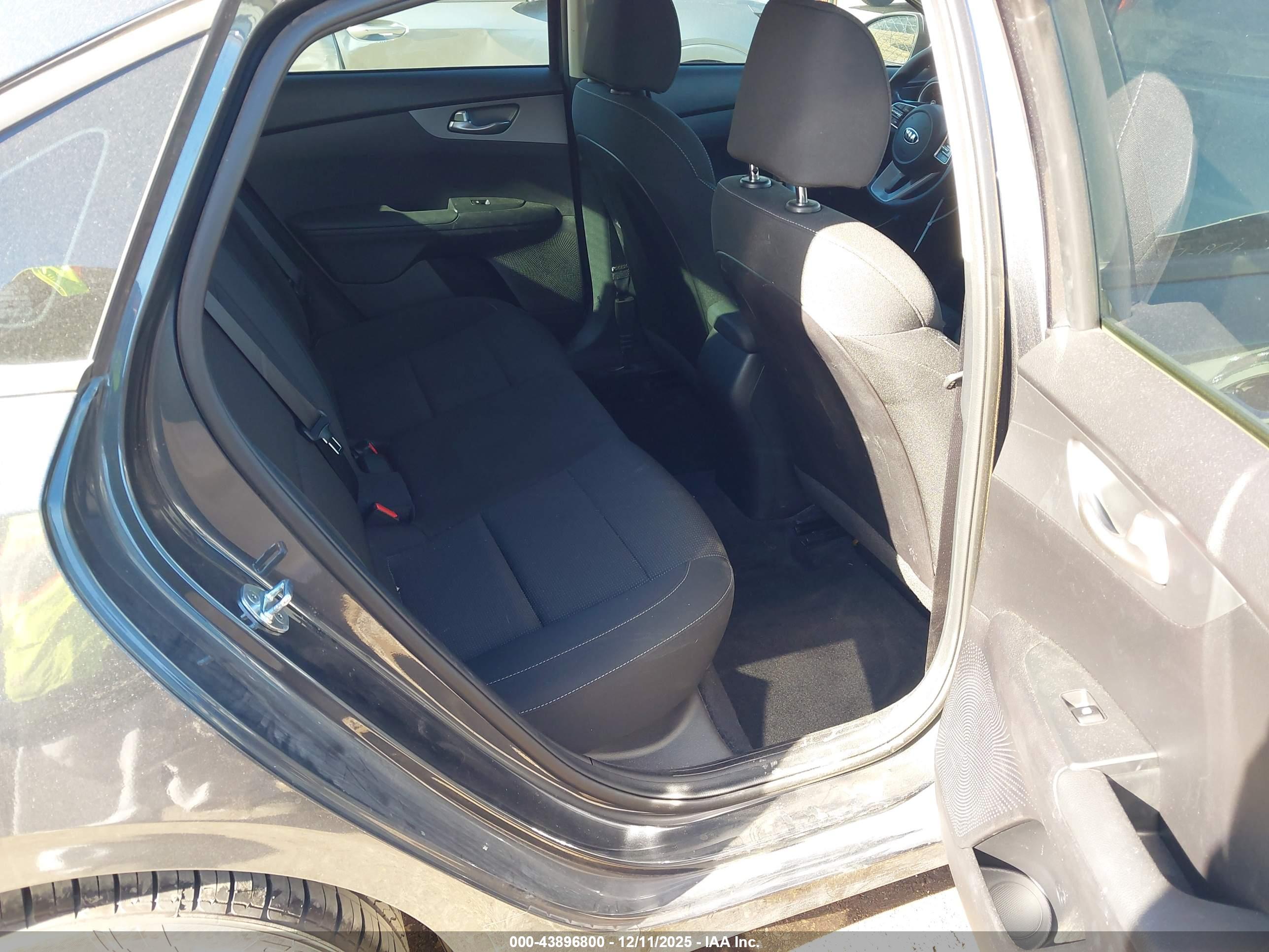 KIA FORTE image 8