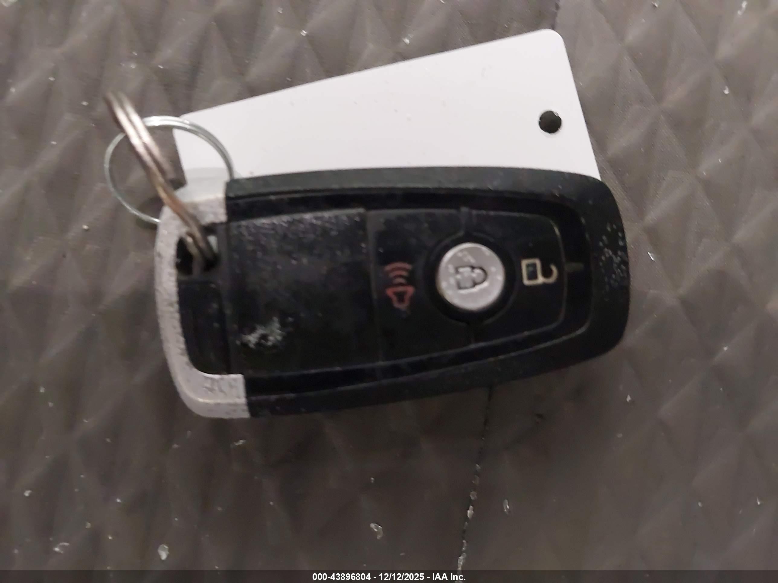 FORD ESCAPE image 11