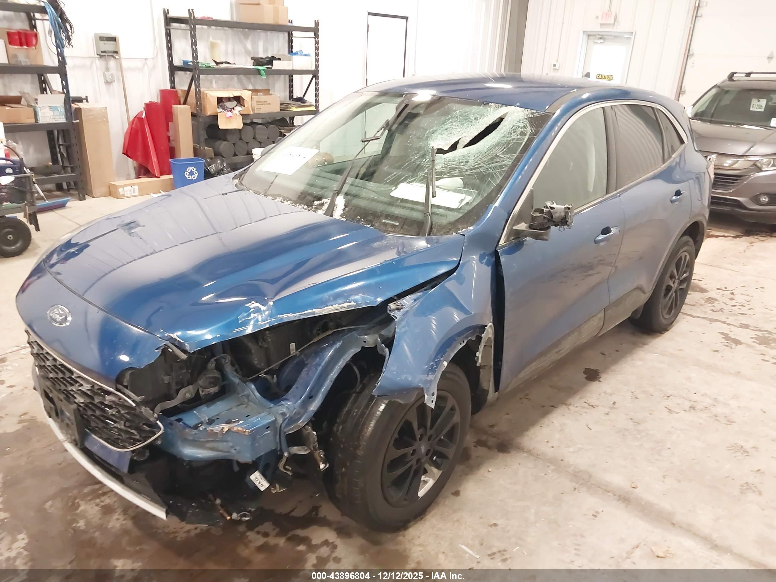 FORD ESCAPE image 2