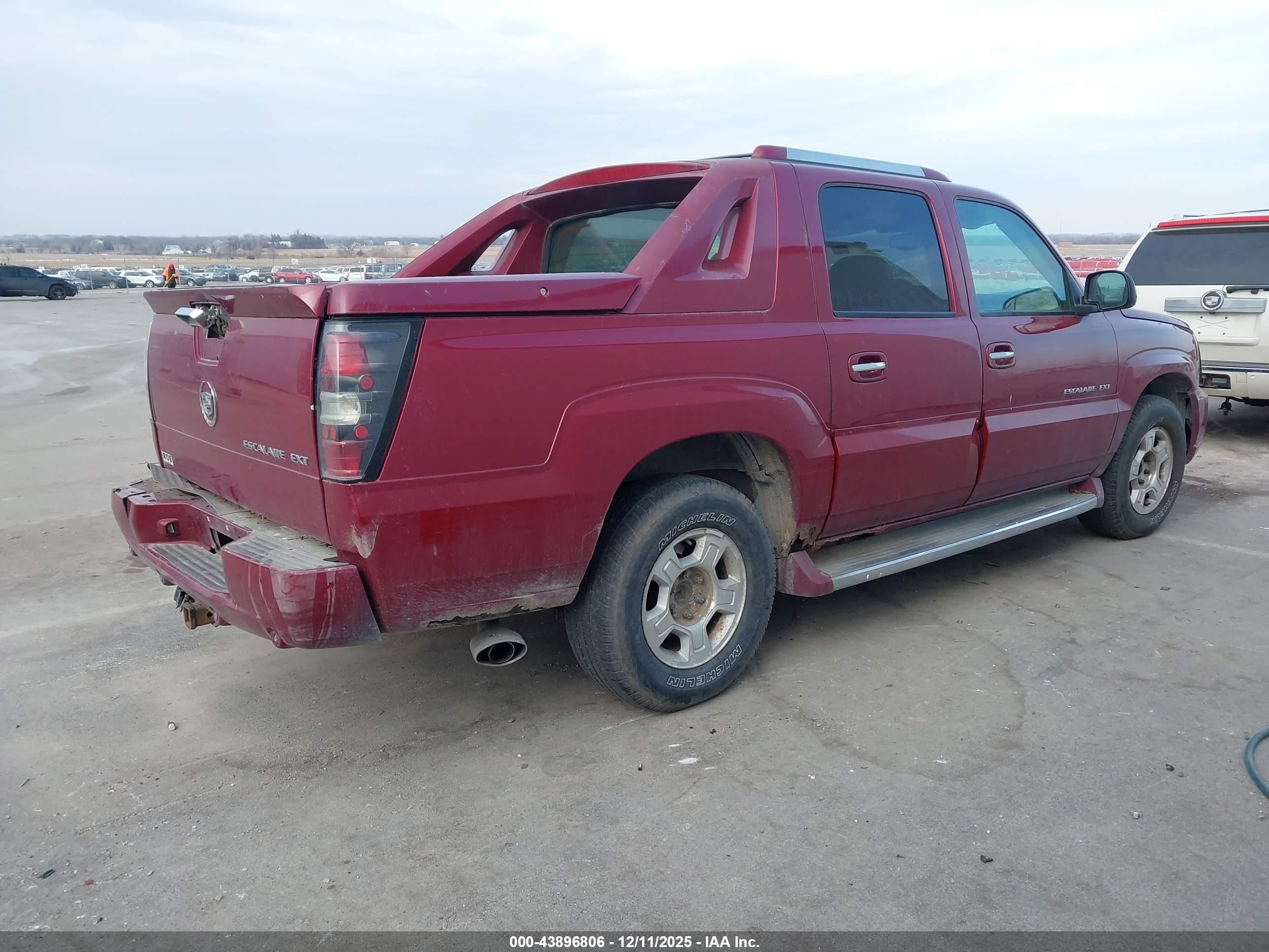 CADILLAC ESCALADE image 4