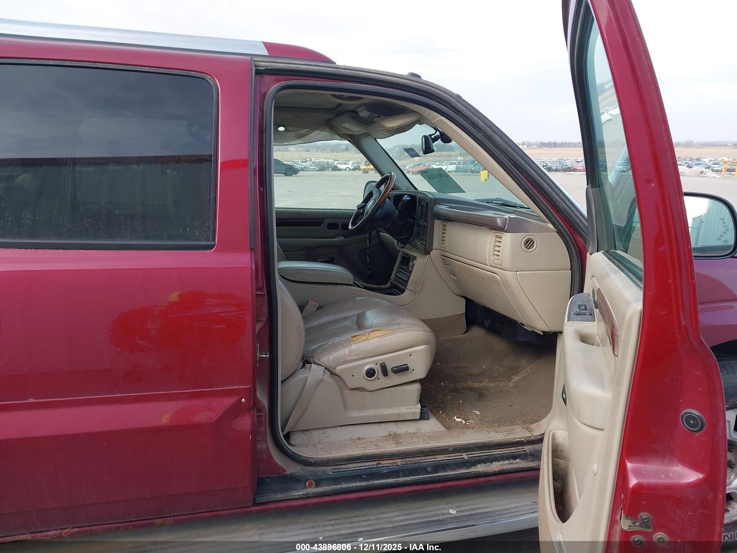CADILLAC ESCALADE image 5