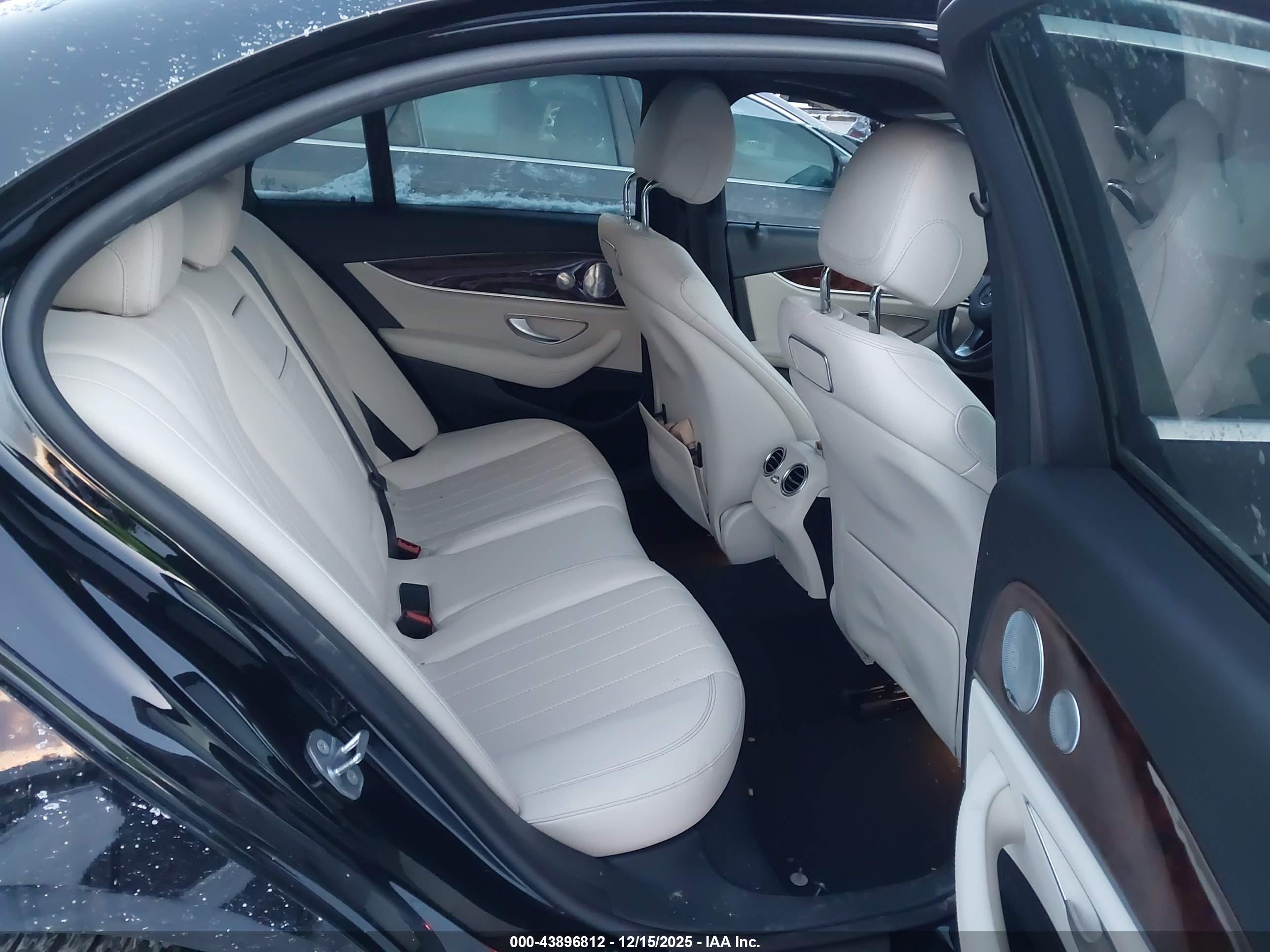MERCEDES-BENZ E image 8