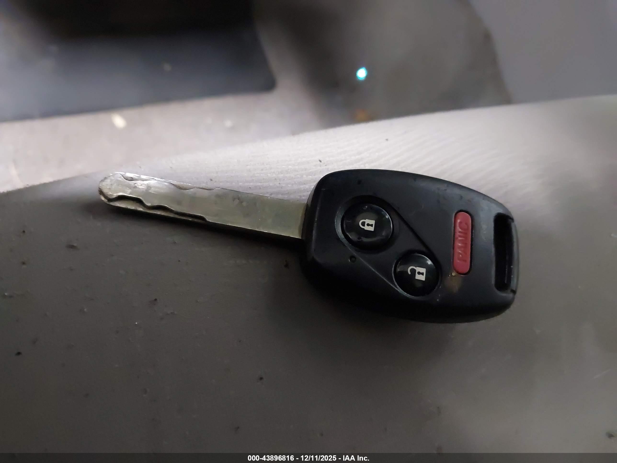 HONDA INSIGHT image 11