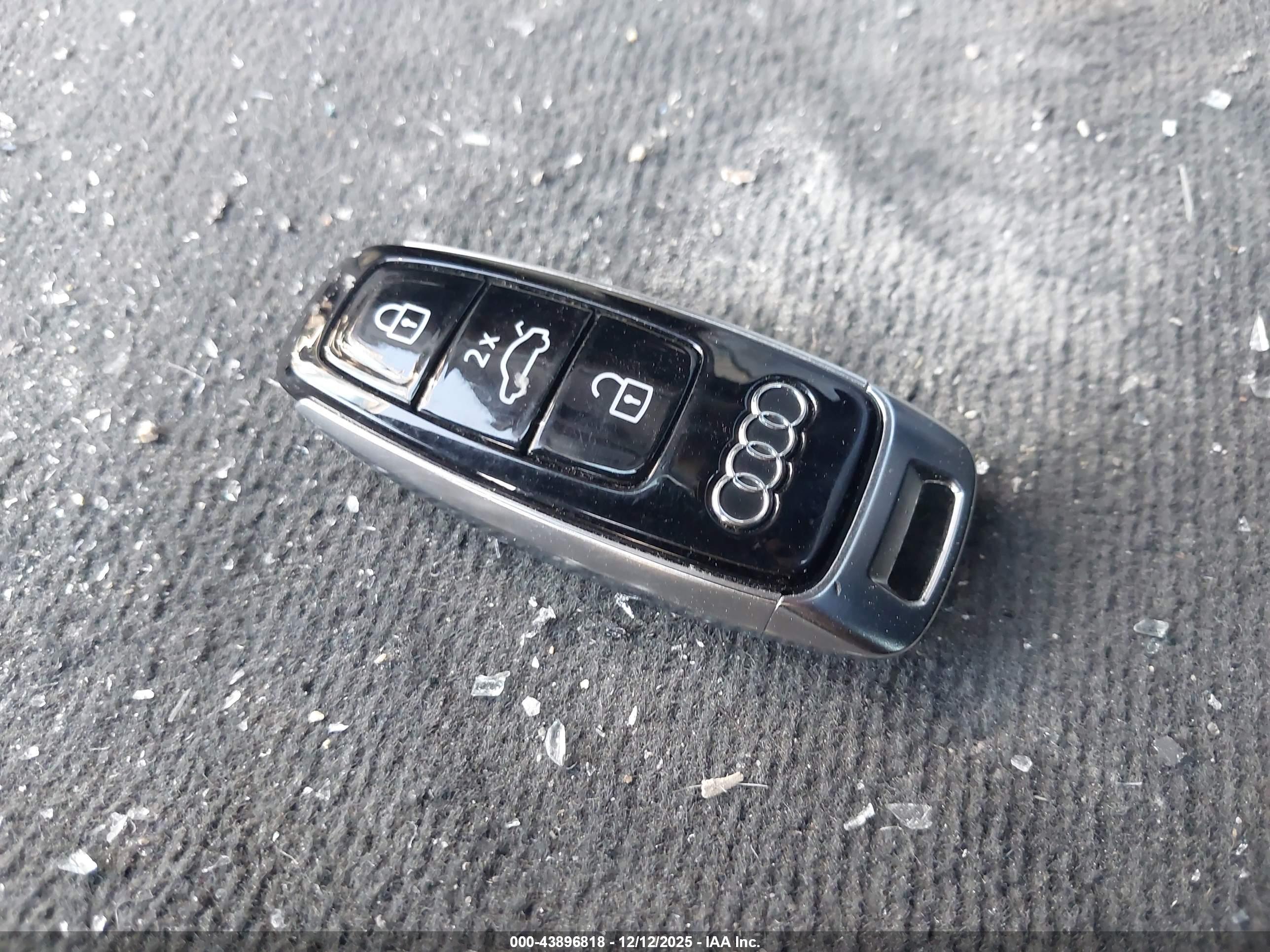 AUDI Q8 image 11