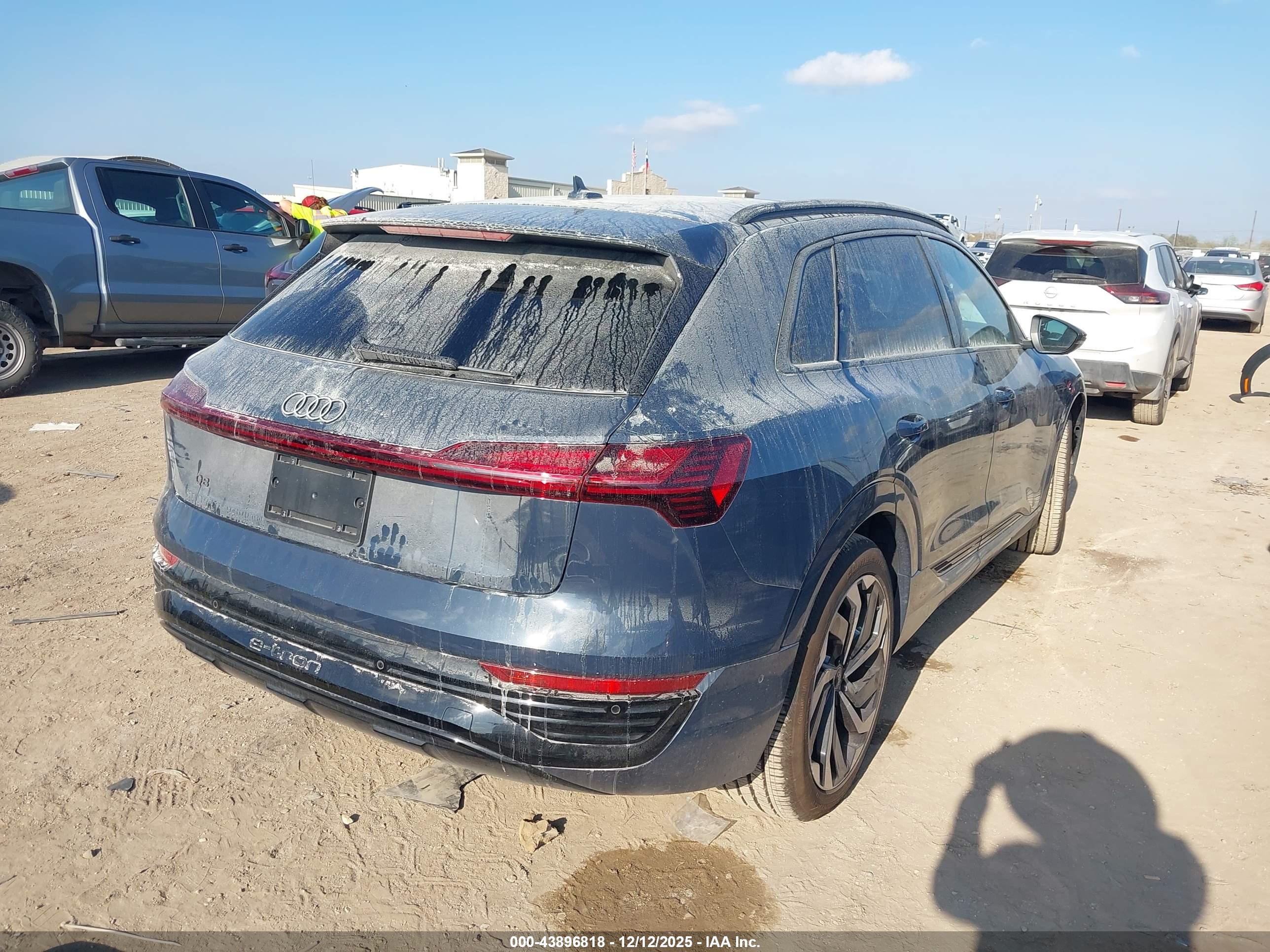 AUDI Q8 image 4