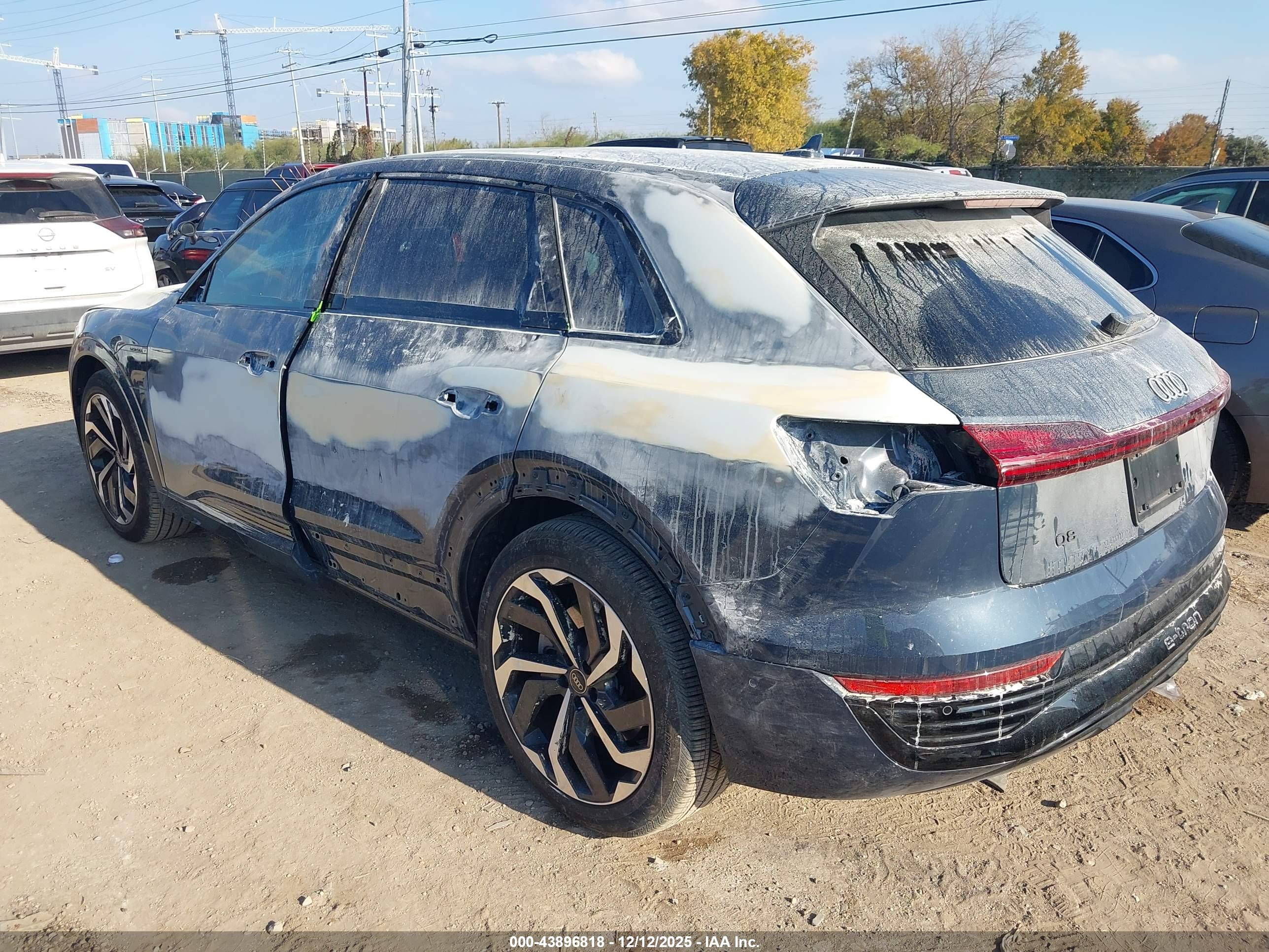 AUDI Q8 image 6