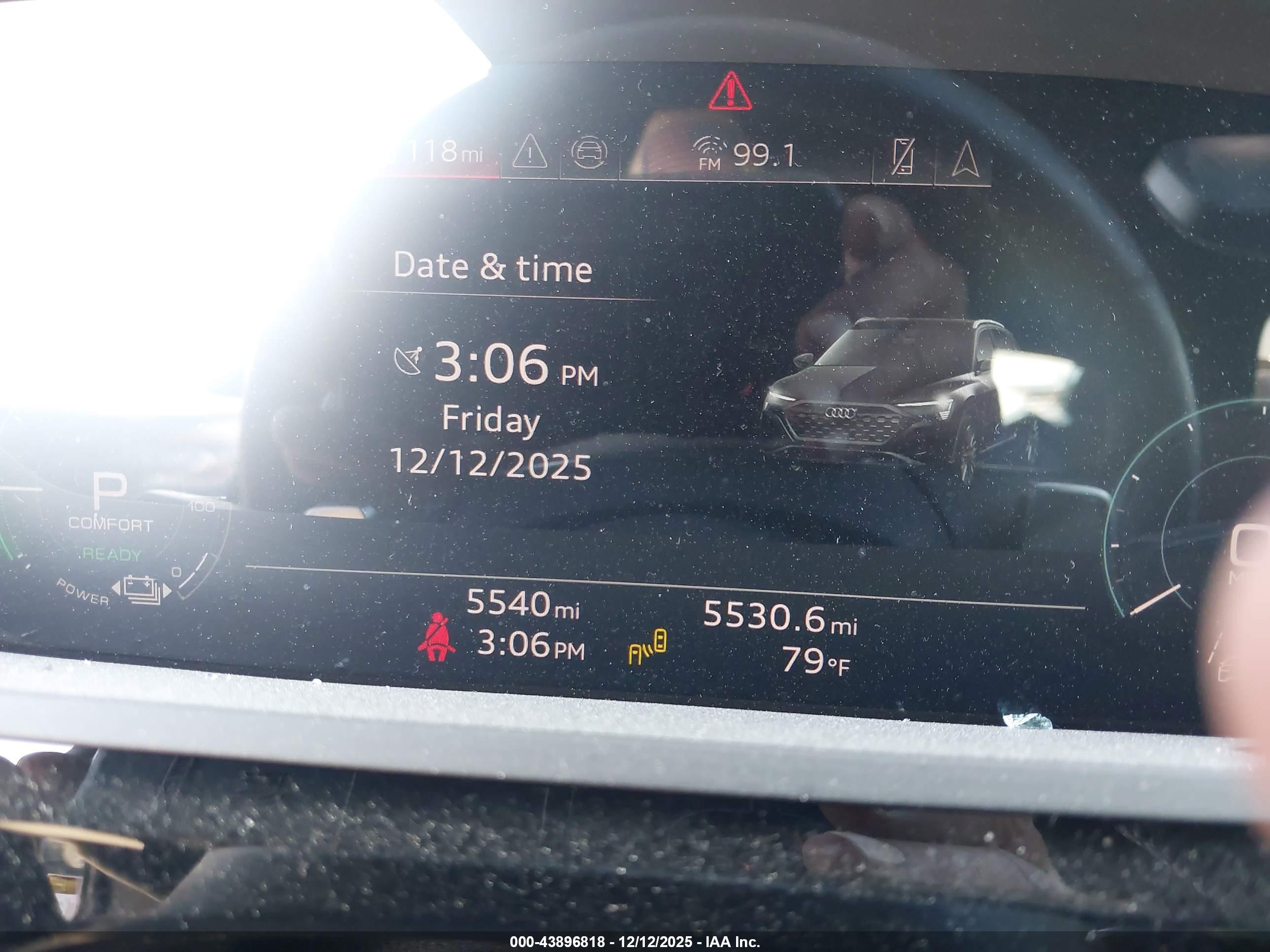 AUDI Q8 image 7