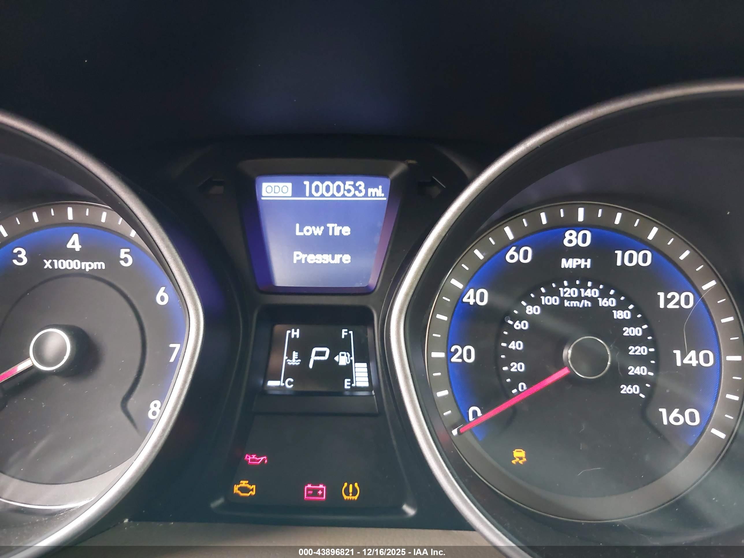 HYUNDAI ELANTRA image 7