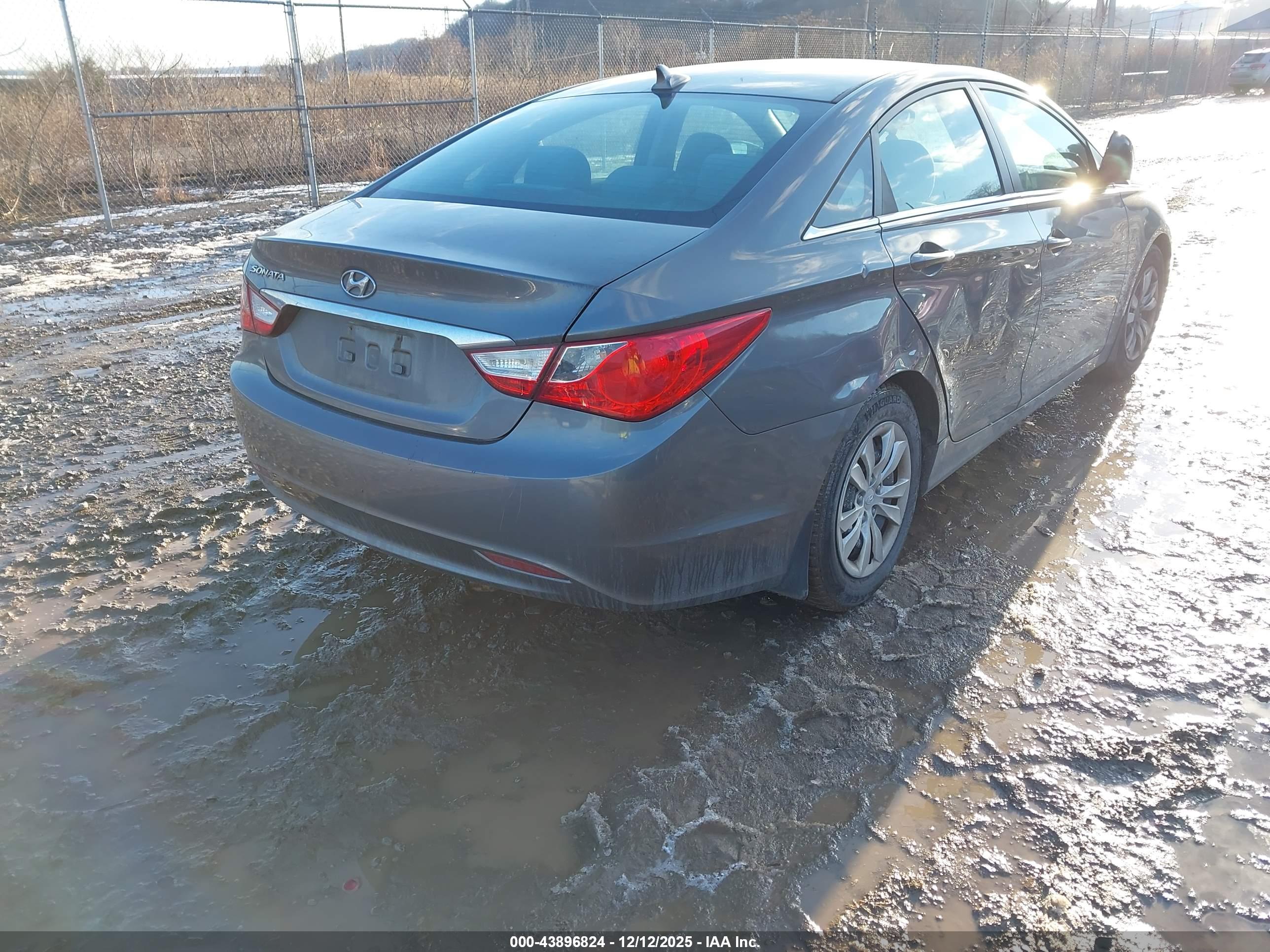 HYUNDAI SONATA image 4
