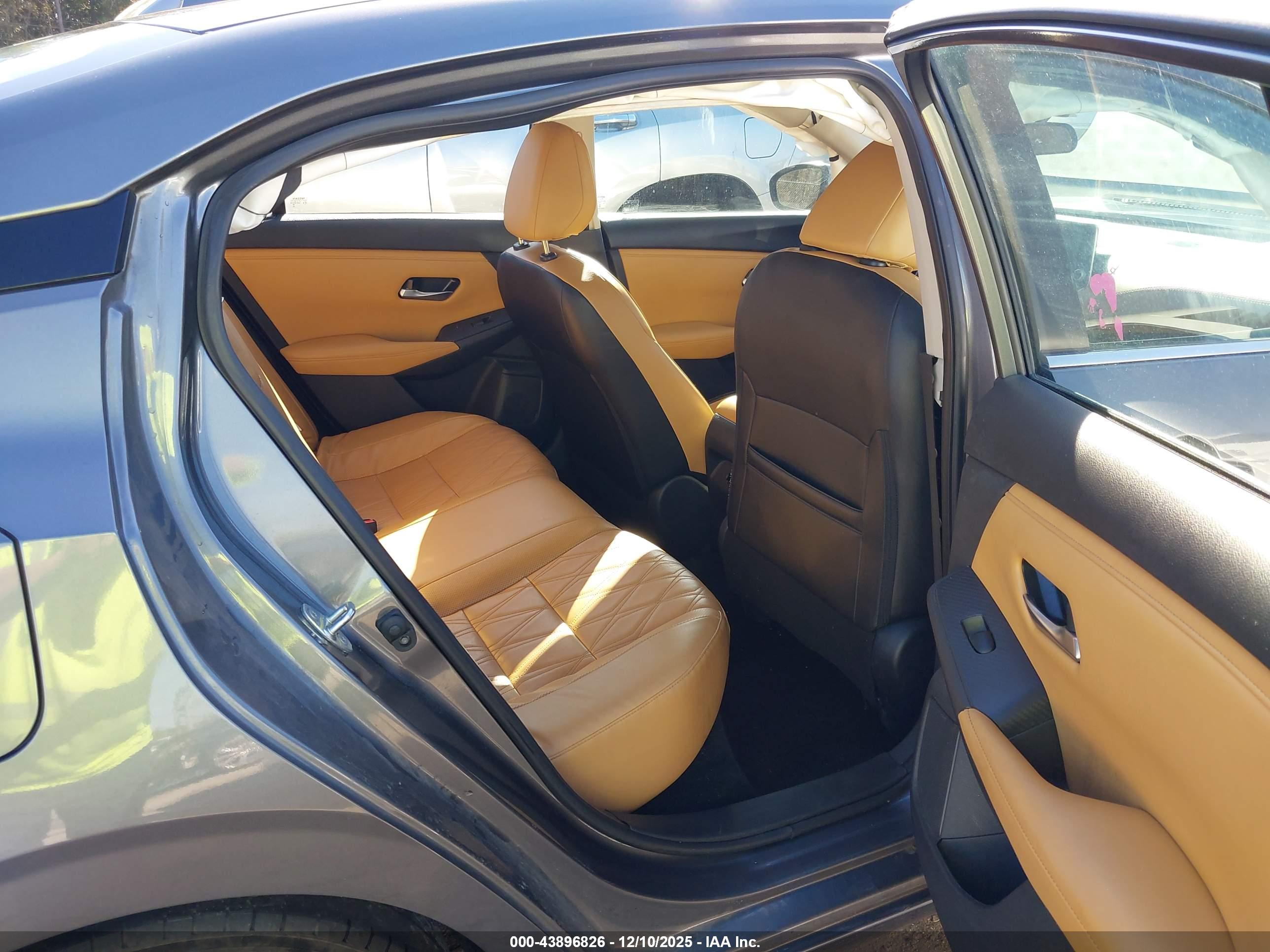 NISSAN SENTRA image 8