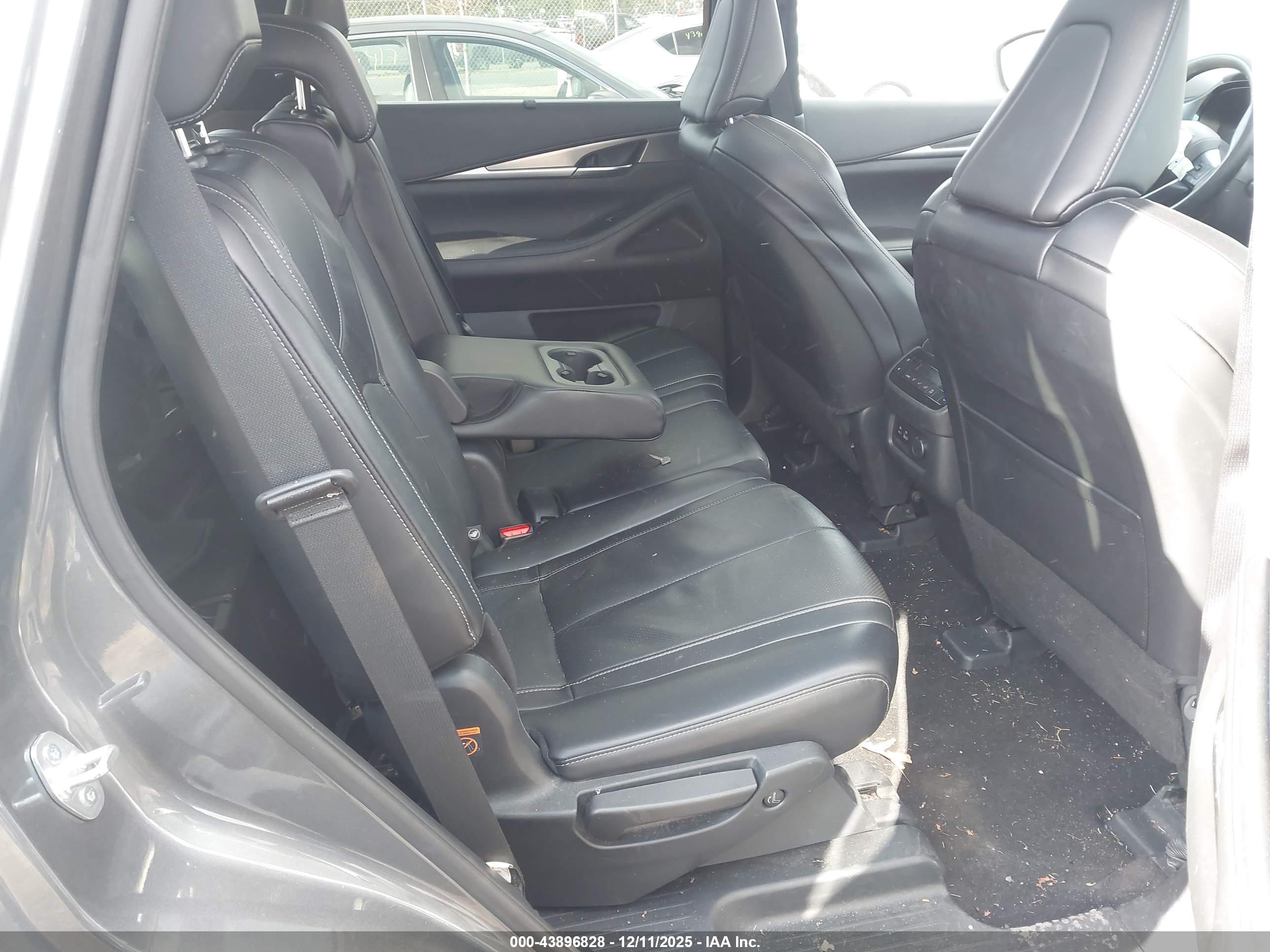 INFINITI QX60 image 8