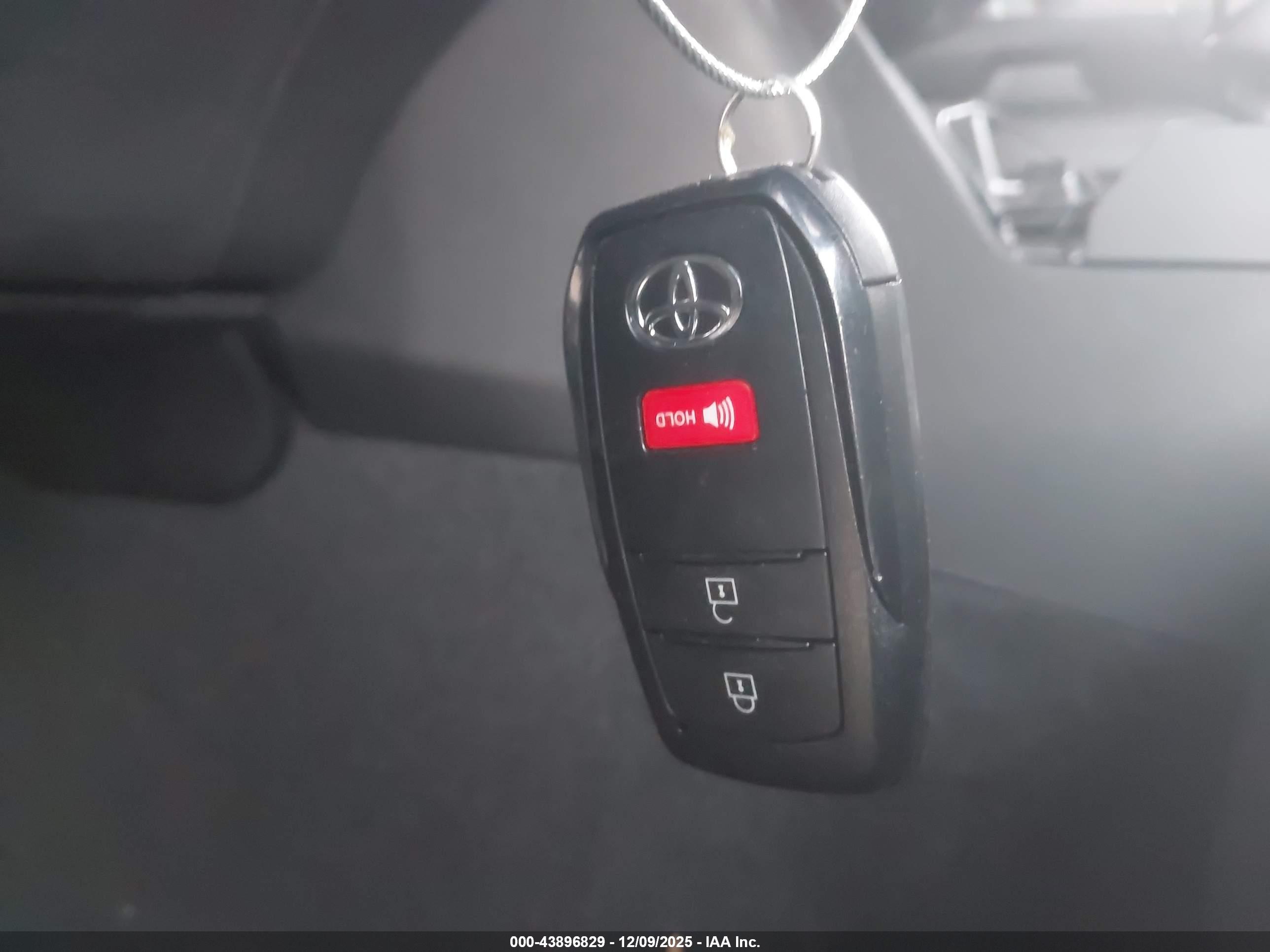 TOYOTA TACOMA image 11
