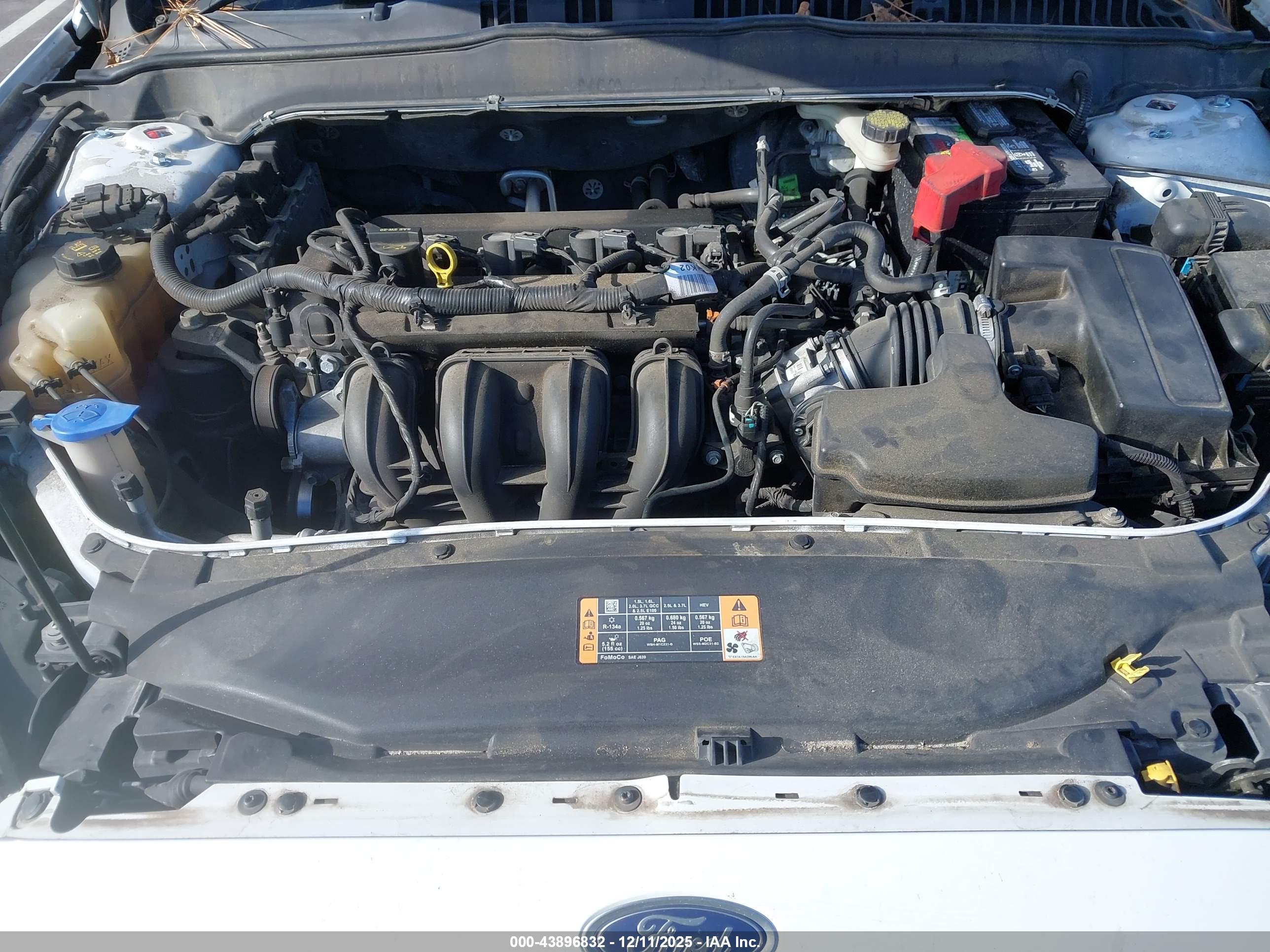 FORD FUSION image 10
